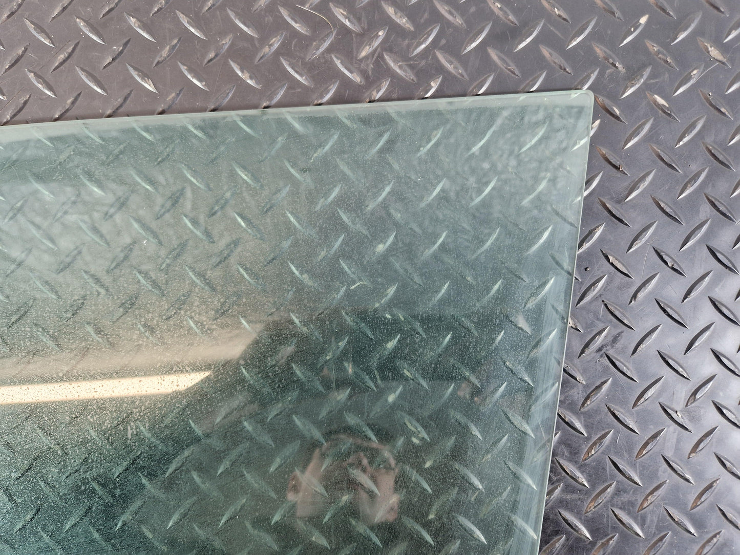 Land Rover Range Rover Evoque L551 Front Left Door Window Glass K8D221411AD