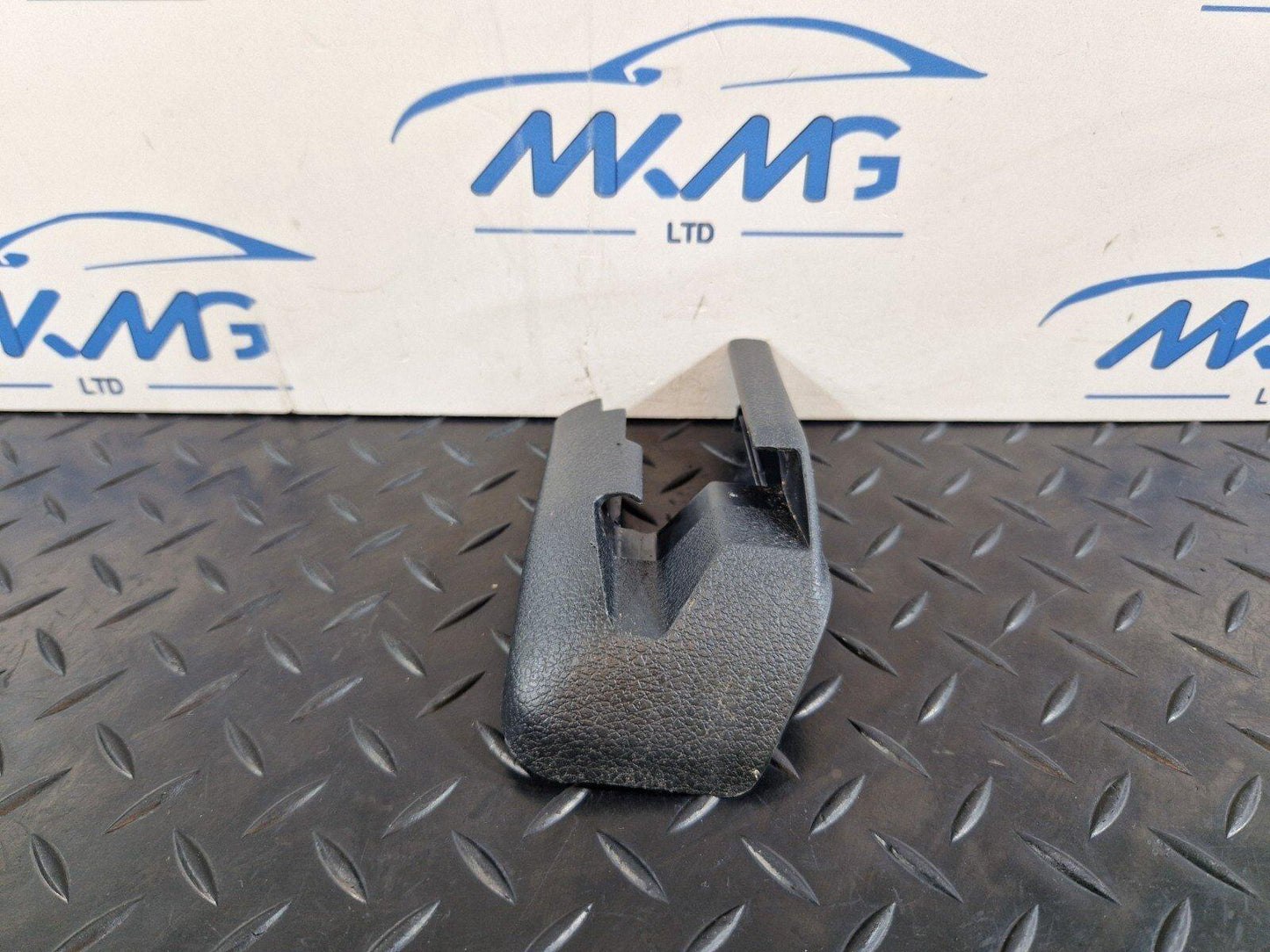 18-ON MERCEDES BENZ A CLASS W177 FRONT RIGHT SEAT RAIL TRIM COVER A1779193800