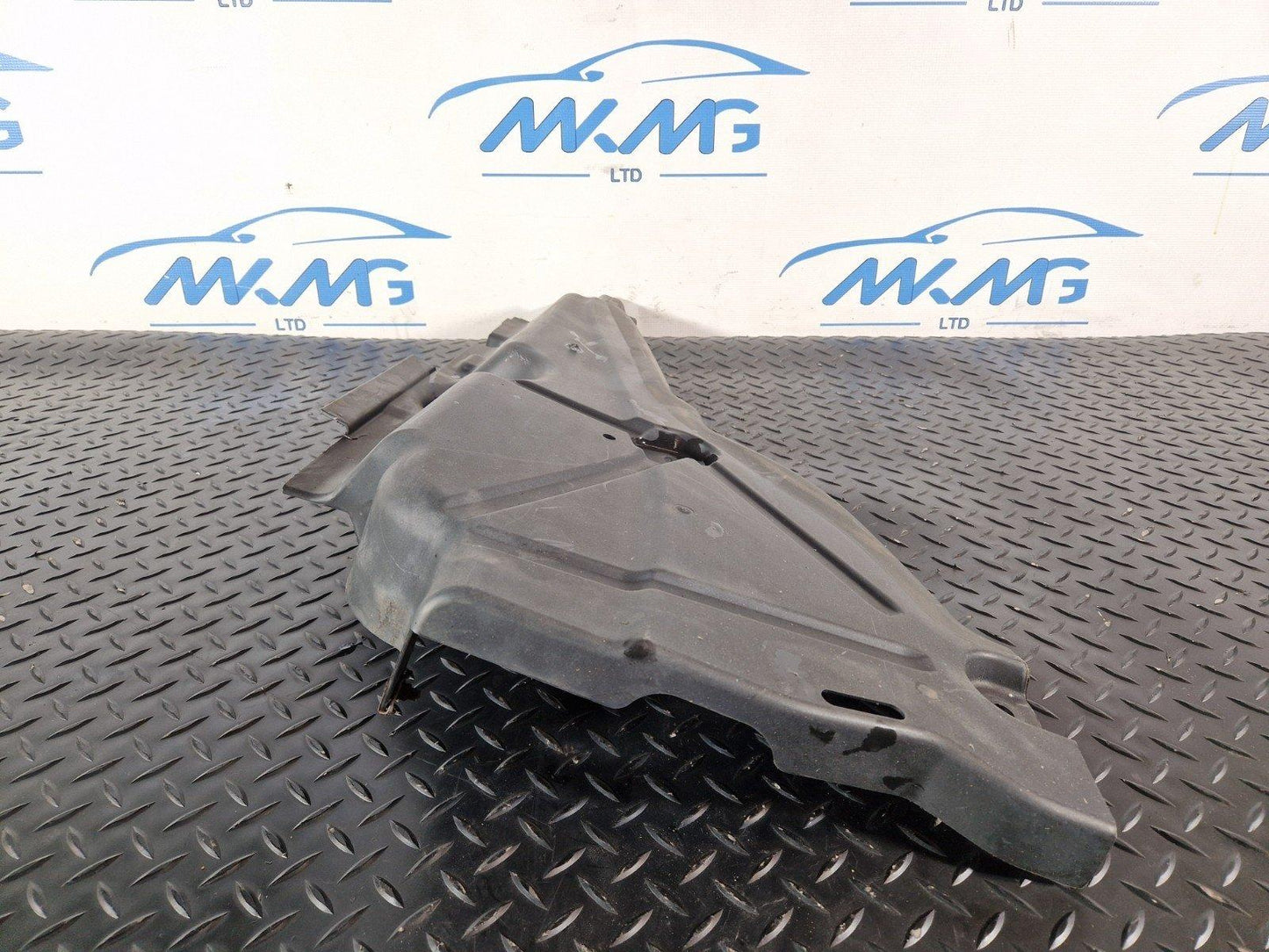 11-19 MERCEDES BENZ ML W166 REAR RIGHT UNDERTRAY SPLASH GUARD A1666809607