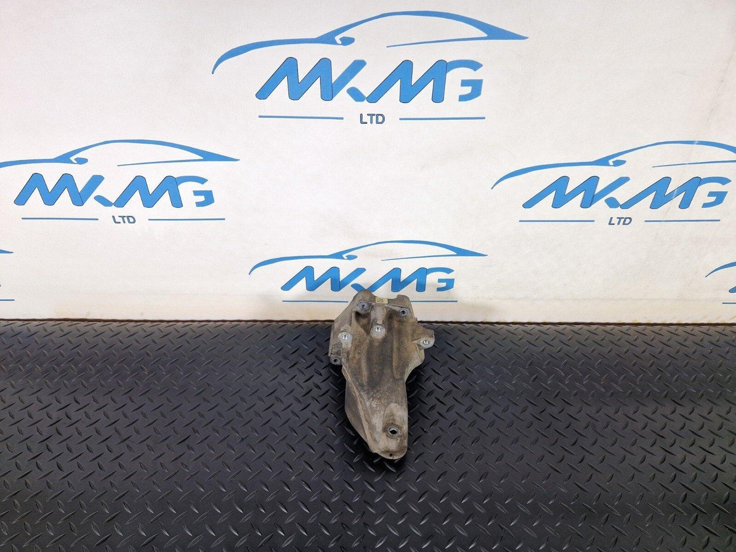 14-21 MERCEDES C CLASS W205 OM651.921 LEFT N/S ENGINE MOUNT BRACKET A6512234204