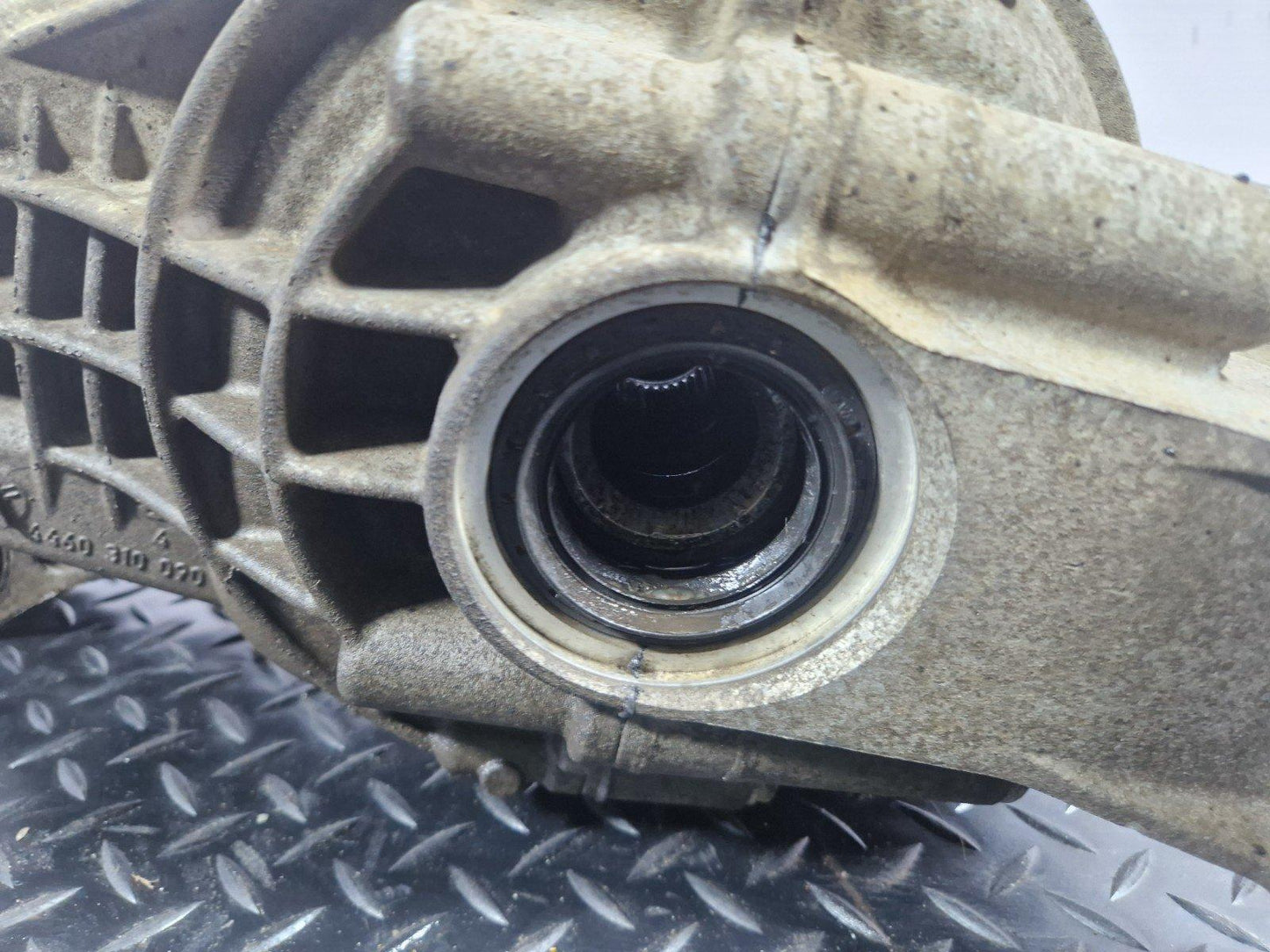 10-18 VW TOUAREG 7P GENUINE 3.0 DIESEL REAR DIFF DIFFERENTIAL 4460310091