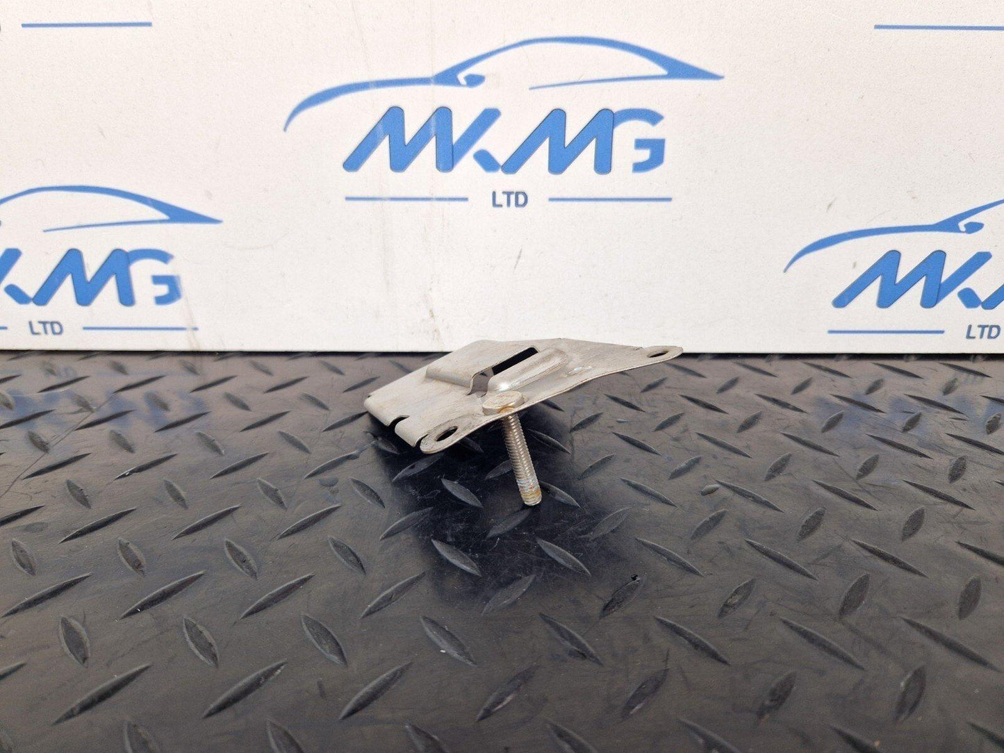 18-ON MERCEDES A CLASS W177 PARTICULATE FILTER PRESSURE SENSOR MOUNT A6541427400