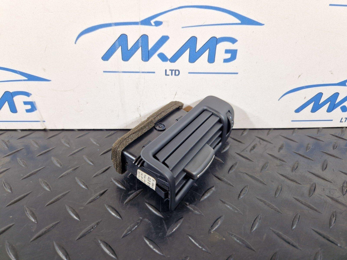 10-15 AUDI Q7 4L GENUINE OEM REAR LEFT N/S B-PILLAR AIR VENT GRILLE 4L0819209