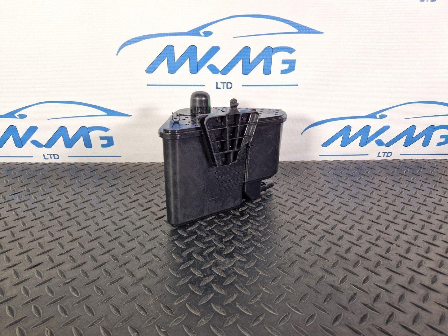 14-20 MERCEDES BENZ GLA 200 X156 OEM CARBON TANK FUEL VAPOUR A2464702900