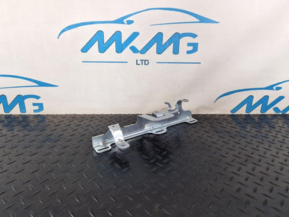 14-21 MERCEDES BENZ C300h W205 GENUINE RIGHT SIDE O/S BOOT BRACKET A2056914400