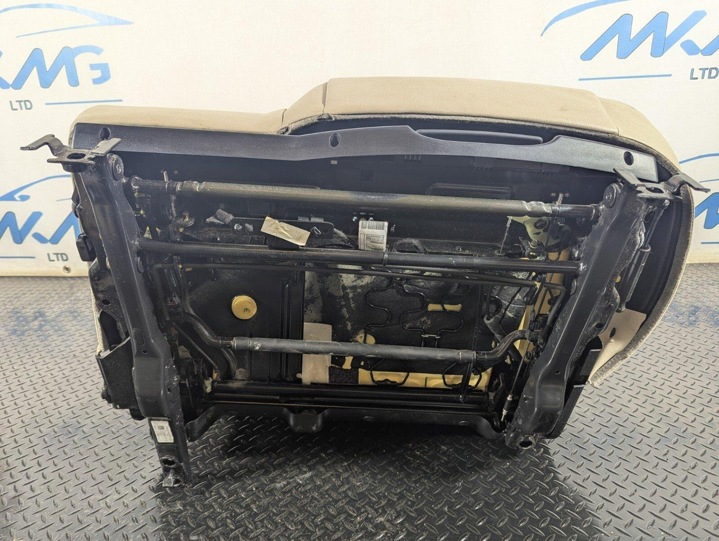 10-13 BMW X5 E70 LCI GENUINE REAR LEFT SEAT WITH ARM REST 6975461