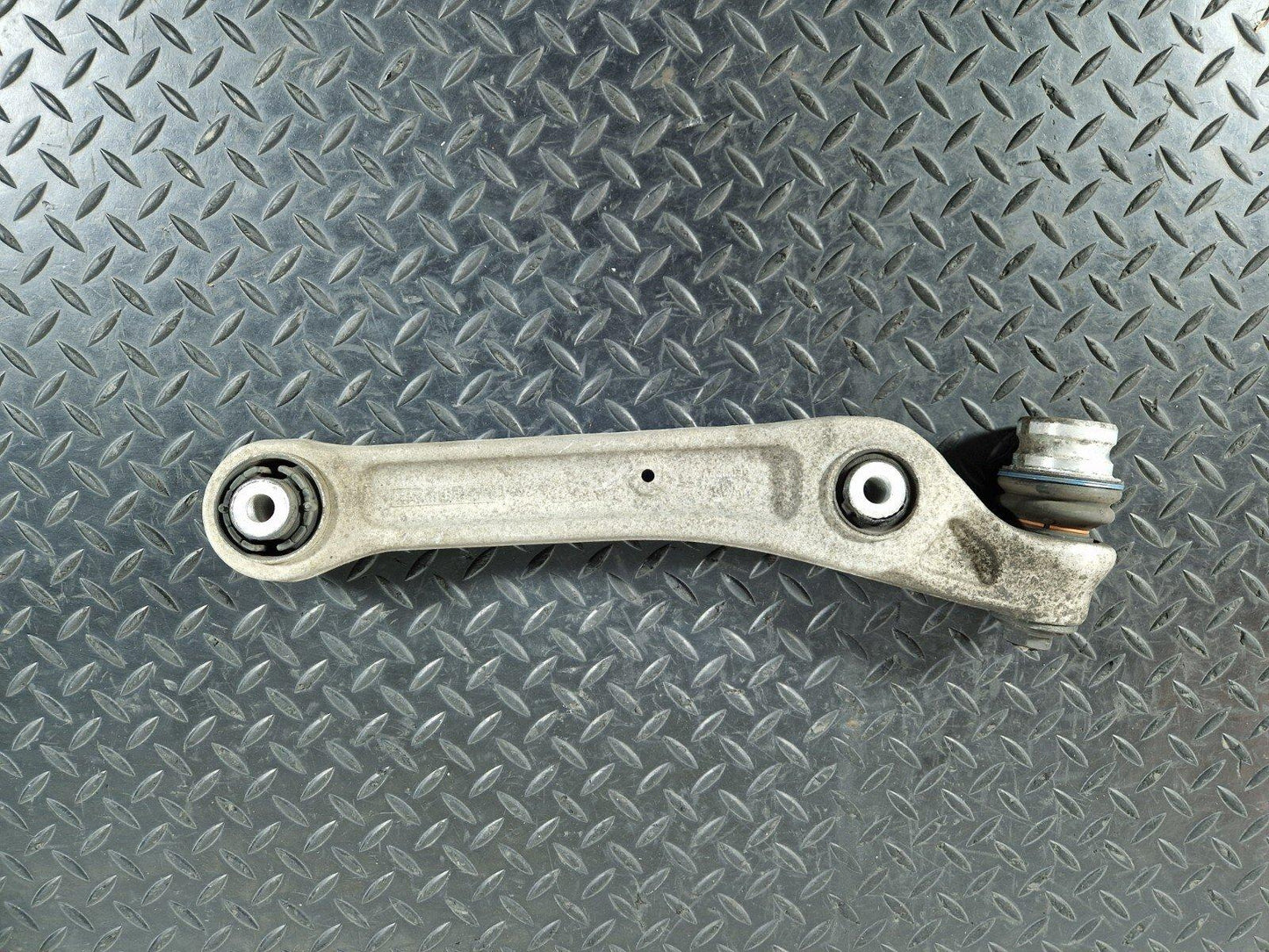16-19 AUDI A4 B9 GENUINE OEM FRONT LEFT DRIVER O/S CONTROL ARM 8W0407155A