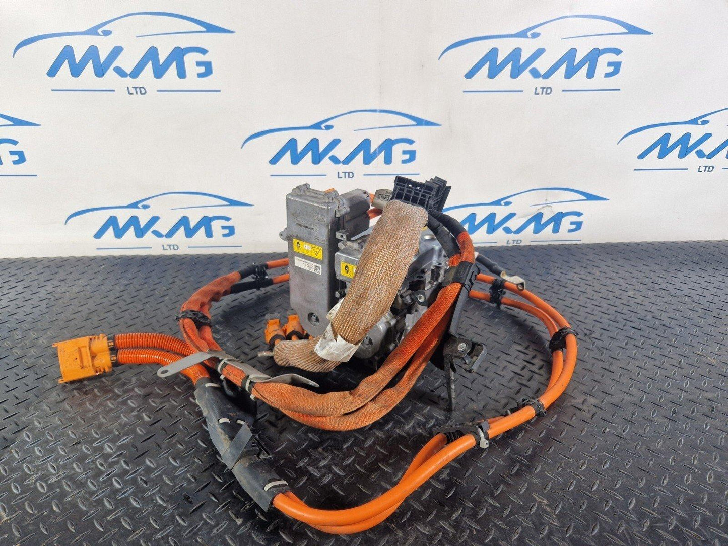 19-ON MERCEDES CLA C118 250E BATTERY CHARGER WITH CABLE A1779002406 A1775408130