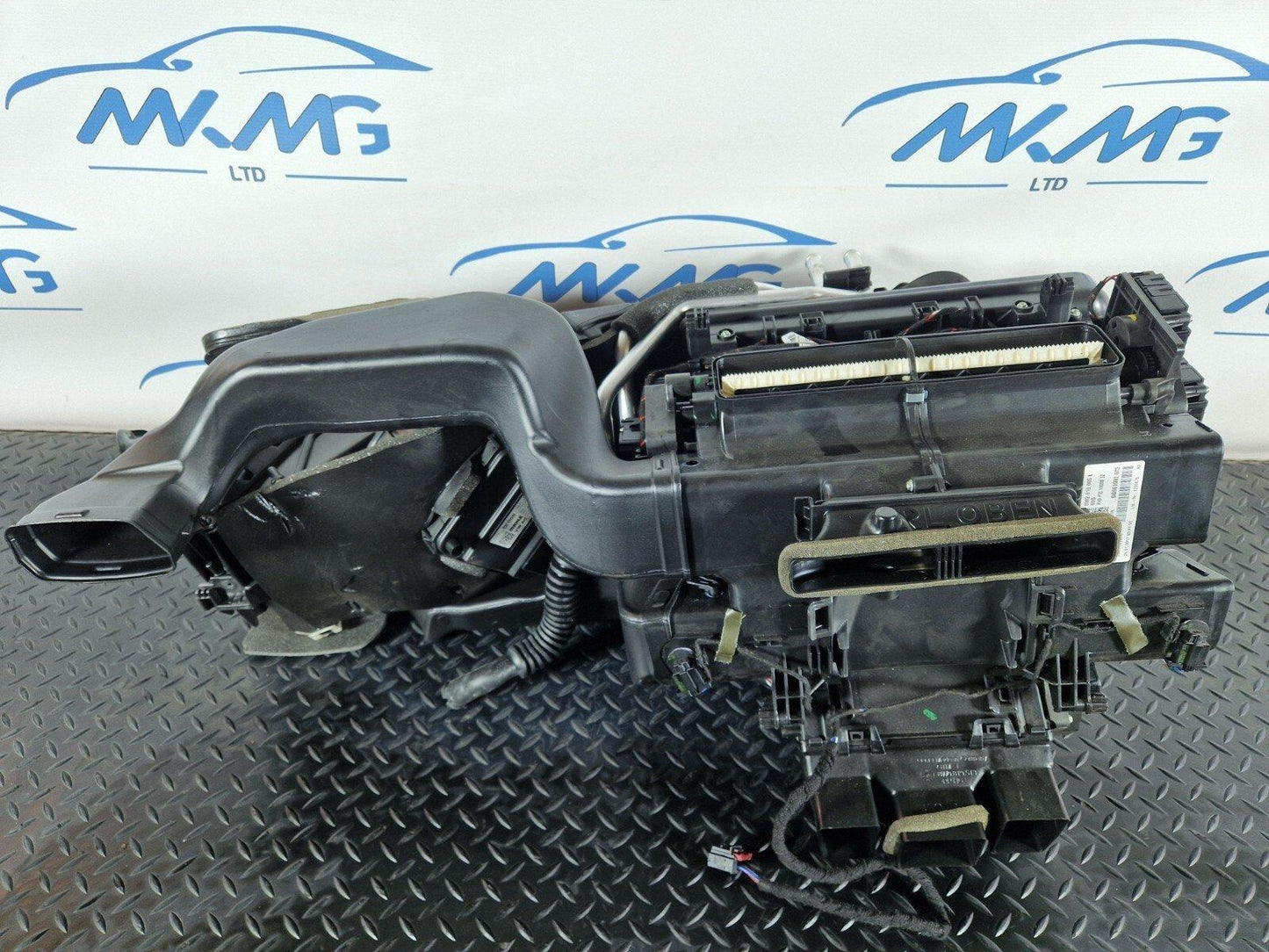 16-24 AUDI A5 F5 COUPE GENUINE HEATER MATRIX COMPLETE BOX 8W2816005L