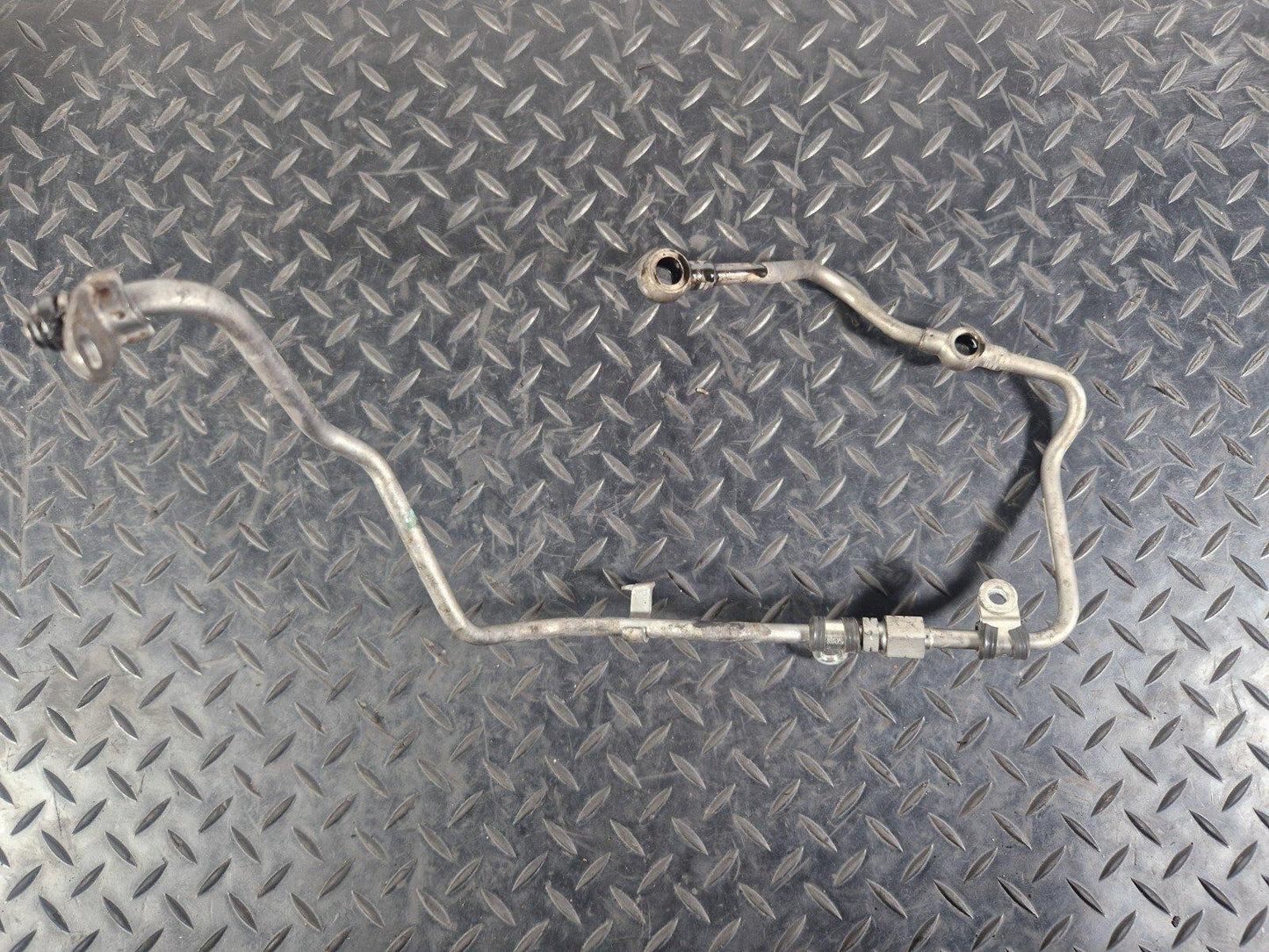 14-21 MERCEDES BENZ C300h W205 TURBOCHARGER OIL FEED  LINE A6511801020
