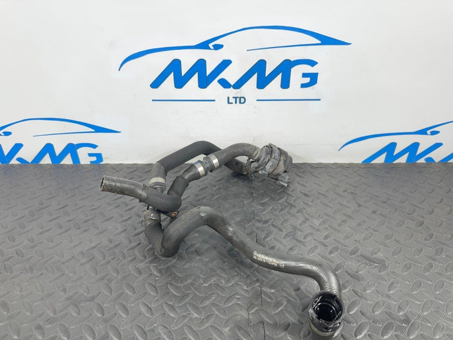 14-21 MERCEDES BENZ C300 W205 GEUINE CIRCULATION PUMP HEATING & COOLANT HOSES