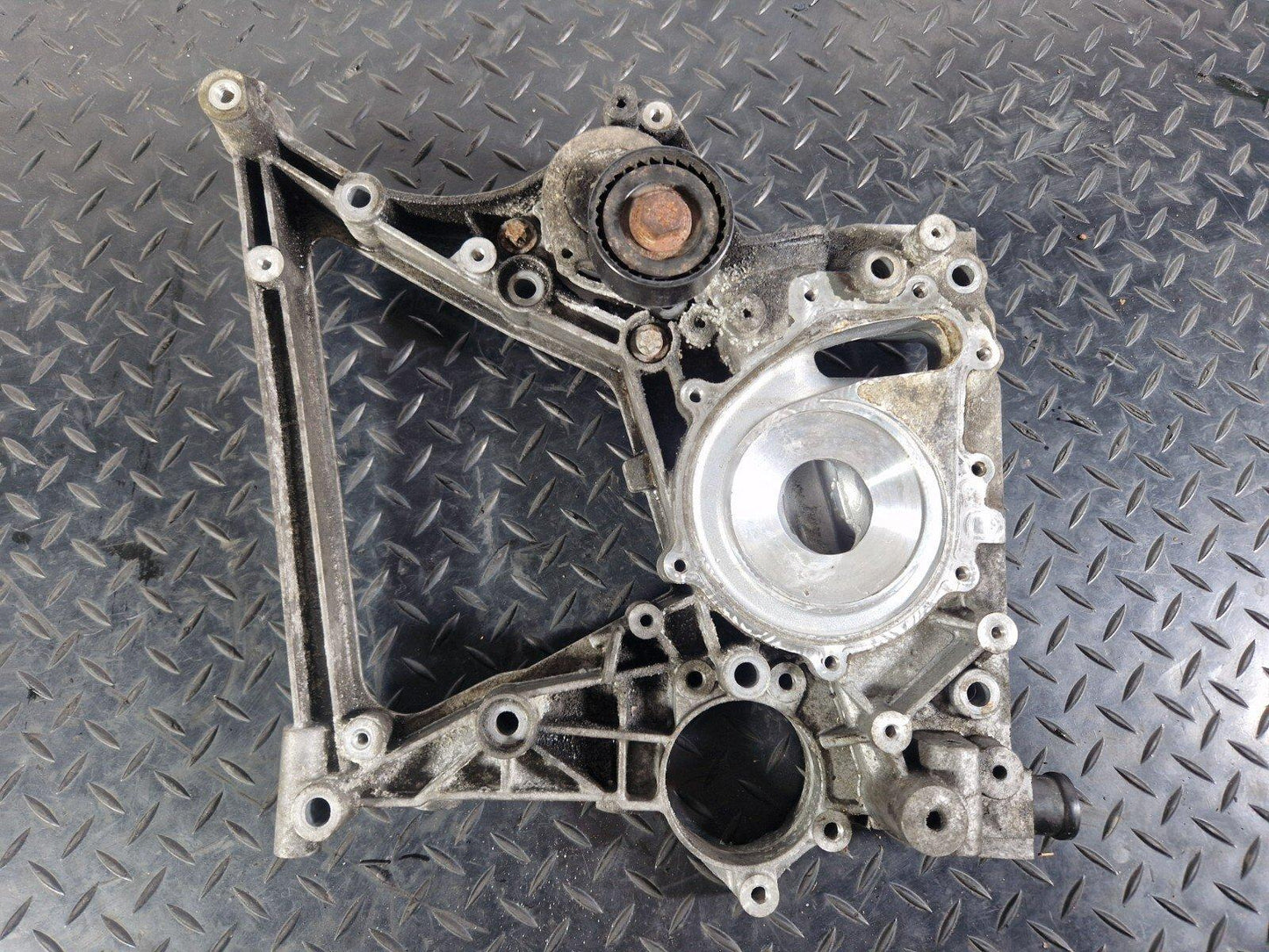 14-21 MERCEDES BENZ C300h W205  WATER PUMP HOUSING A6512012409