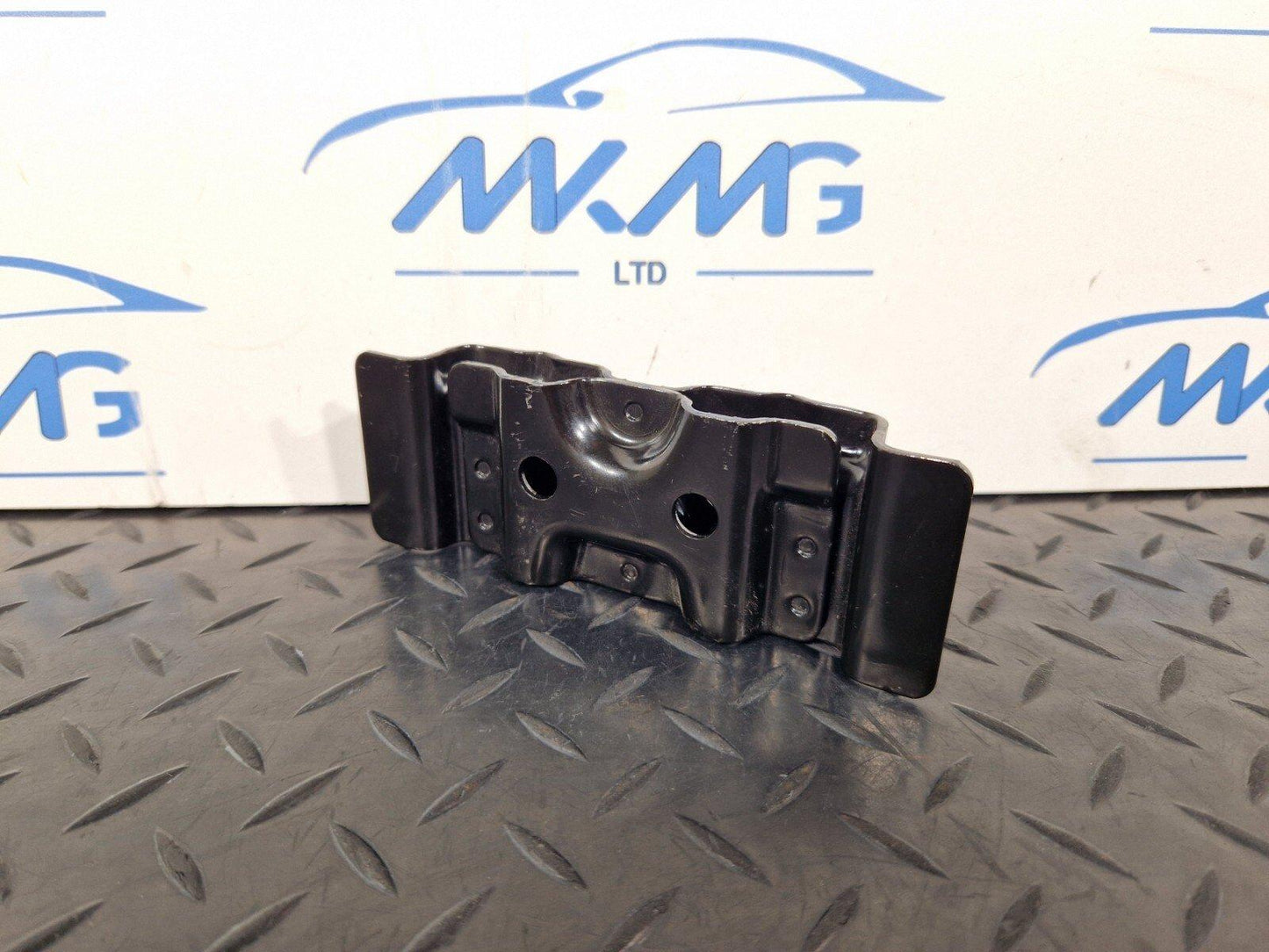 15-18 AUDI A7 4G GENUINE OEM MOUNTING TIE DOWN EYE 4G8813383