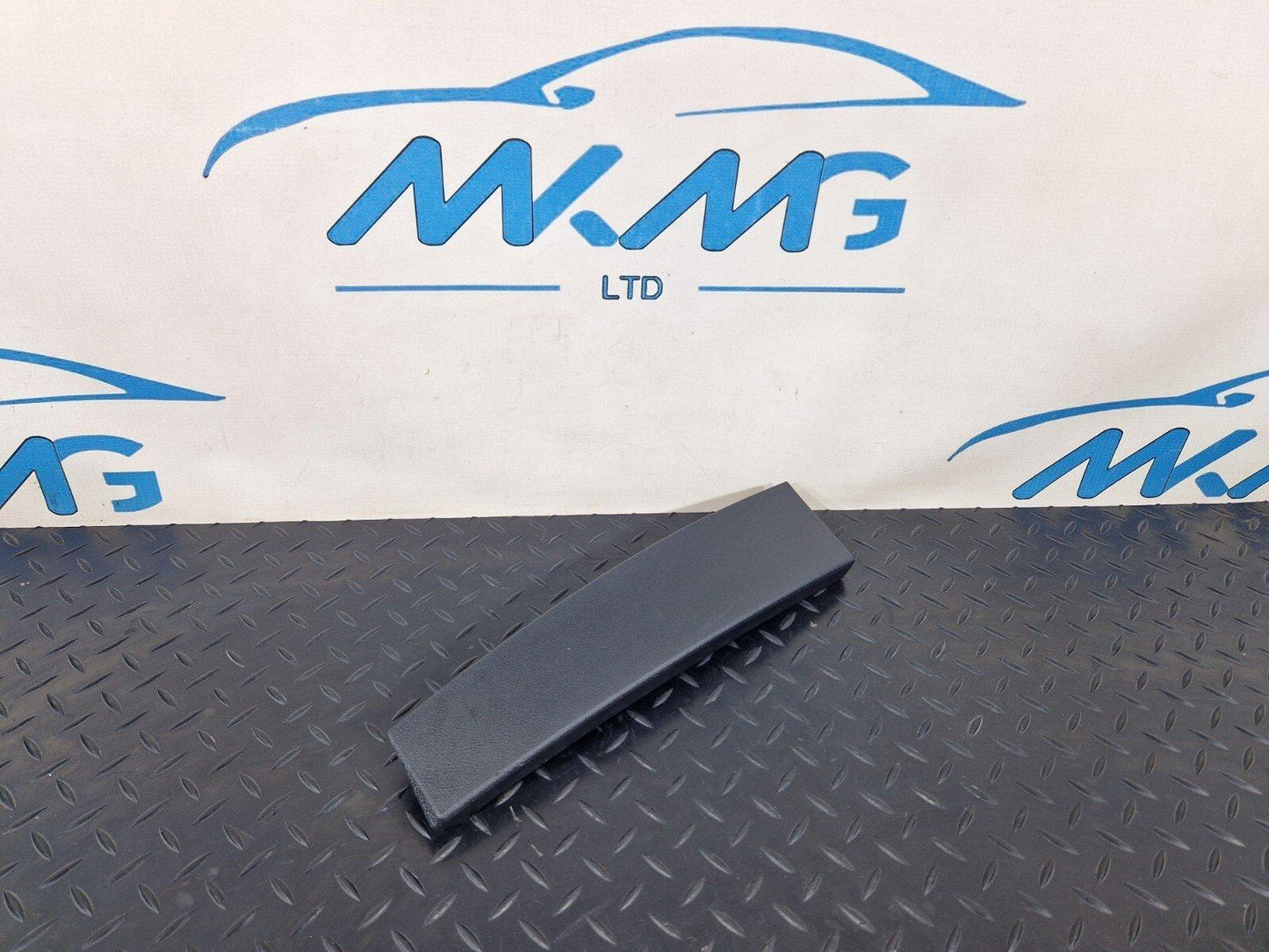 BMW 1 2 SERIES F40 F44 GLOVE BOX LOWER TRIM COVER 6994859