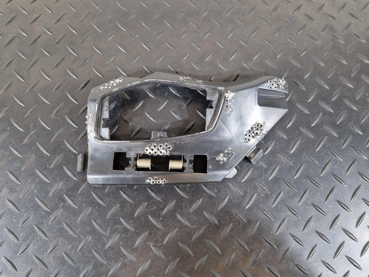 13-19 MERCEDES BENZ CLA C117 AMG FRONT LEFT HEADLIGHT WASHER COVER A1178852156