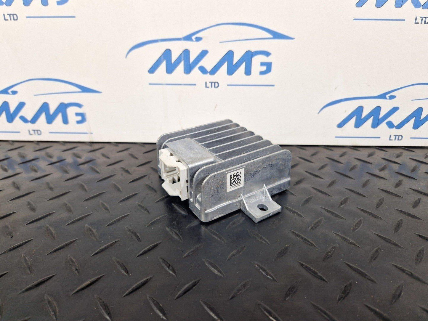 19-ON MERCEDES BENZ CLA C118 HARMAN SOUND AMPLIFIER OEM A2139005932