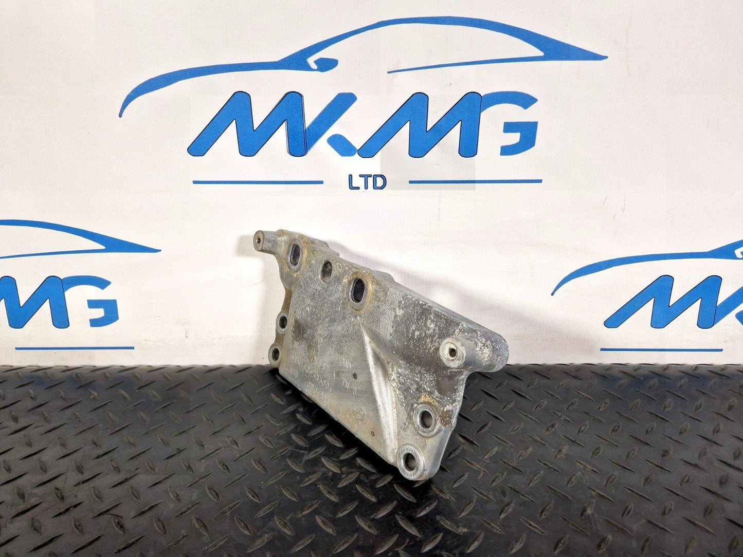 17-20 VW E-GOLF MK7.5 GENUINE LEFT N/S/F ENGINE MOUNT BARCKET 5QE199587A