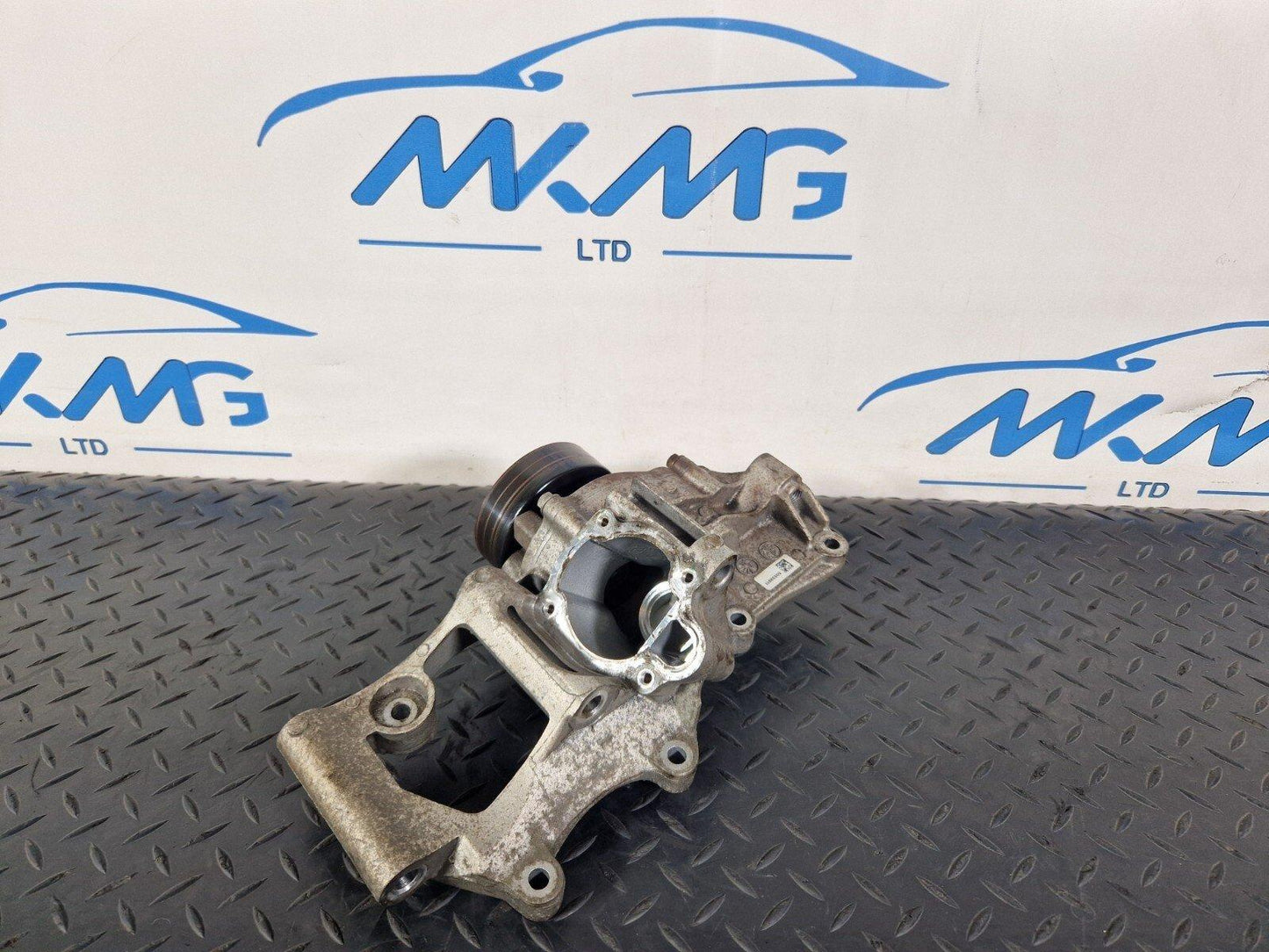 14-21 BMW 2 SERIES GRAN TOURER F45 F46 WATER PUMP THERMOSTAT BRACKET 8575850