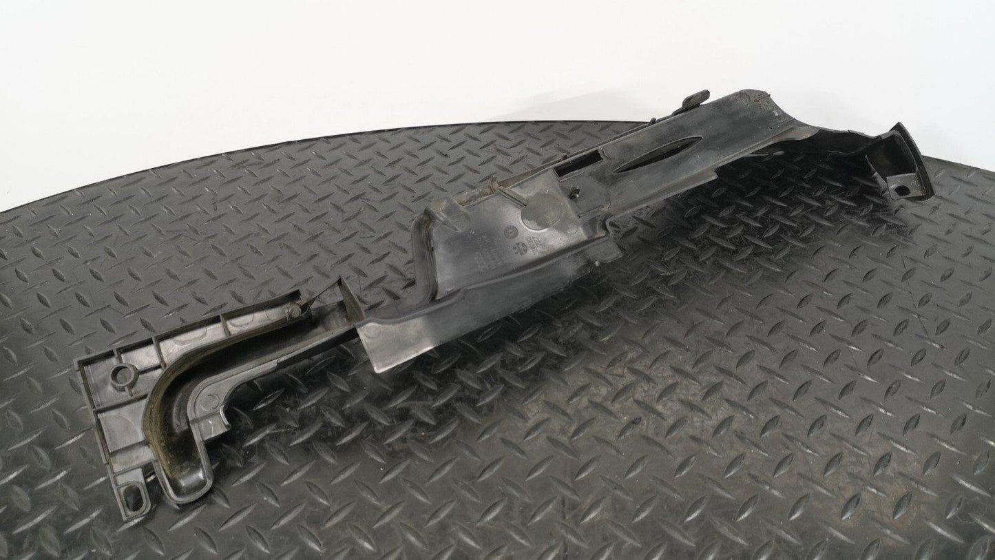 16-19 AUDI A4 B9 S-LINE GENUINE RIGHT DRIVER SIDE WING RUBBER SEAL 8W0821170