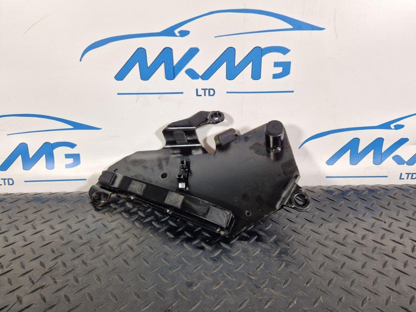 19-ON MERCEDES B W247 CLASS FUEL FILLER NECK PROTECTIVE METAL SHEET A2474750000