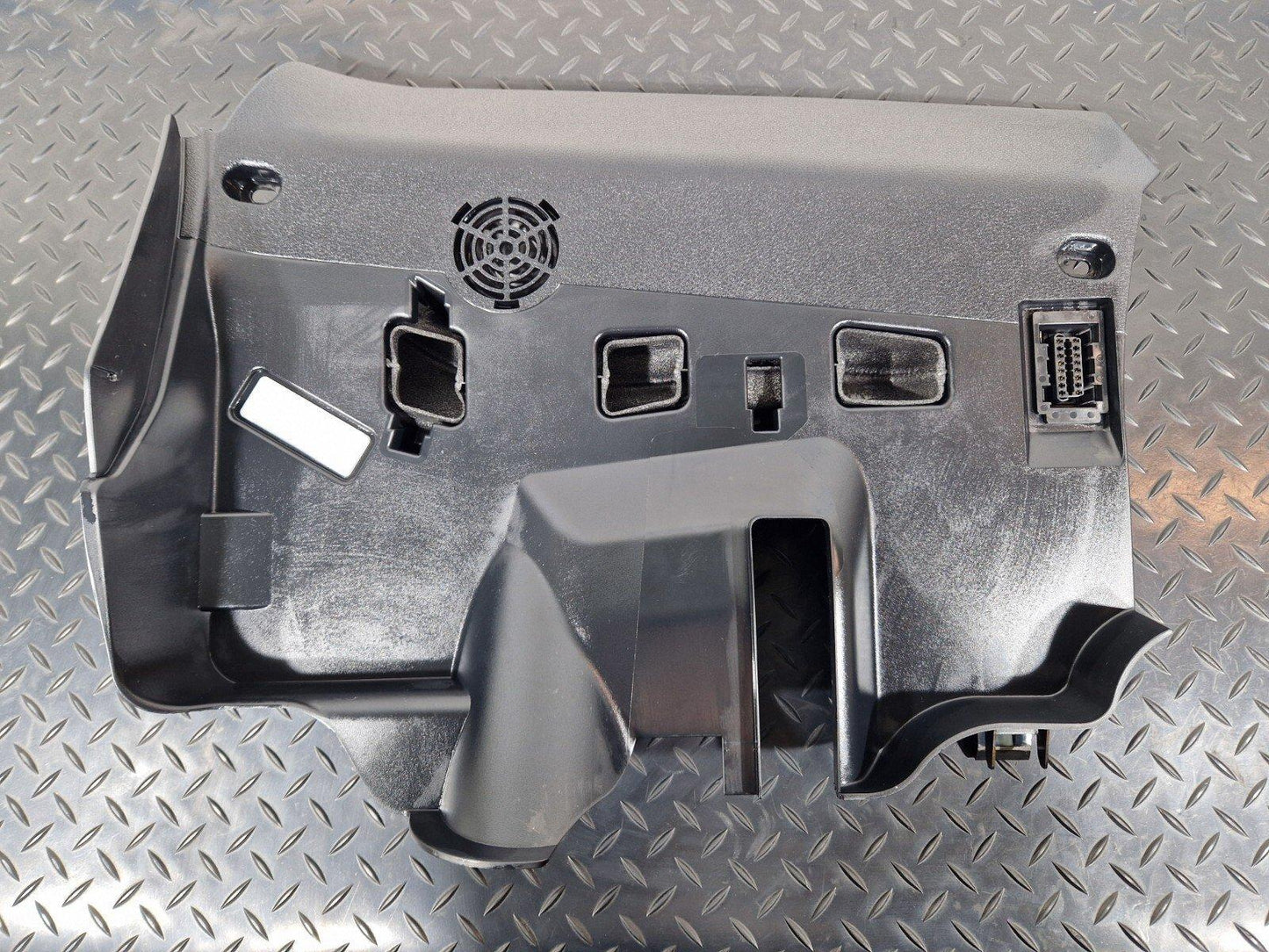 11-18 BMW 6 SERIES F06 GENUINE DRIVERS SIDE FOOTWELL PANEL 9193009 9166704