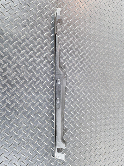 16-19 AUDI A4 B9 GENUINE FRONT RIGHT SIDE O/S WING FENDER COVER TRIM 8W0820582