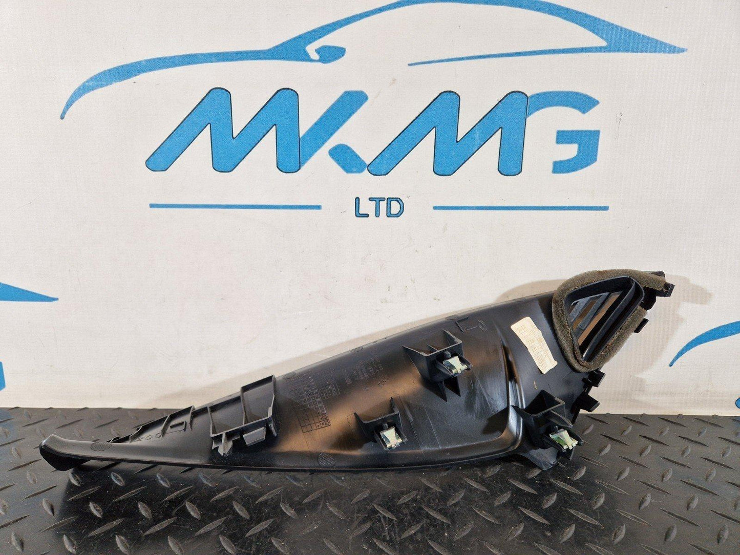 14-23 MERCEDES VITO W447 FRONT RIGHT SIDE DASHBOARD SIDE PANEL COVER A4476890837