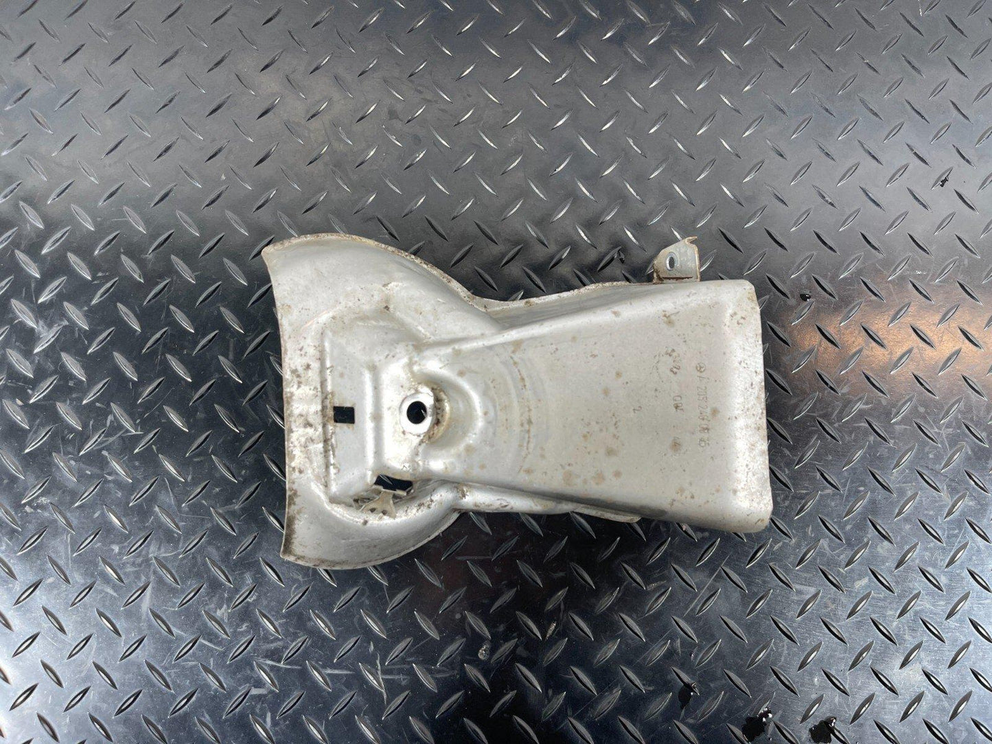 14-21 MERCEDES BENZ C350e W205 Engine Mount Cover A2052400345