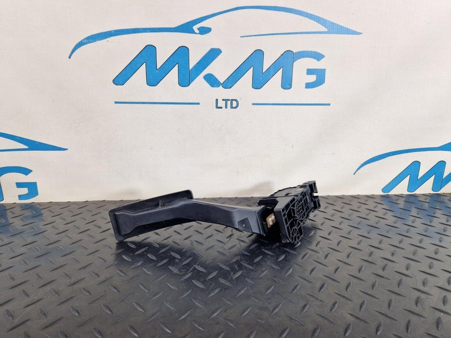 18-ON MERCEDES BENZ A CLASS W177 GENUINE ACCELERATOR THROTTLE PEDAL A1773002000