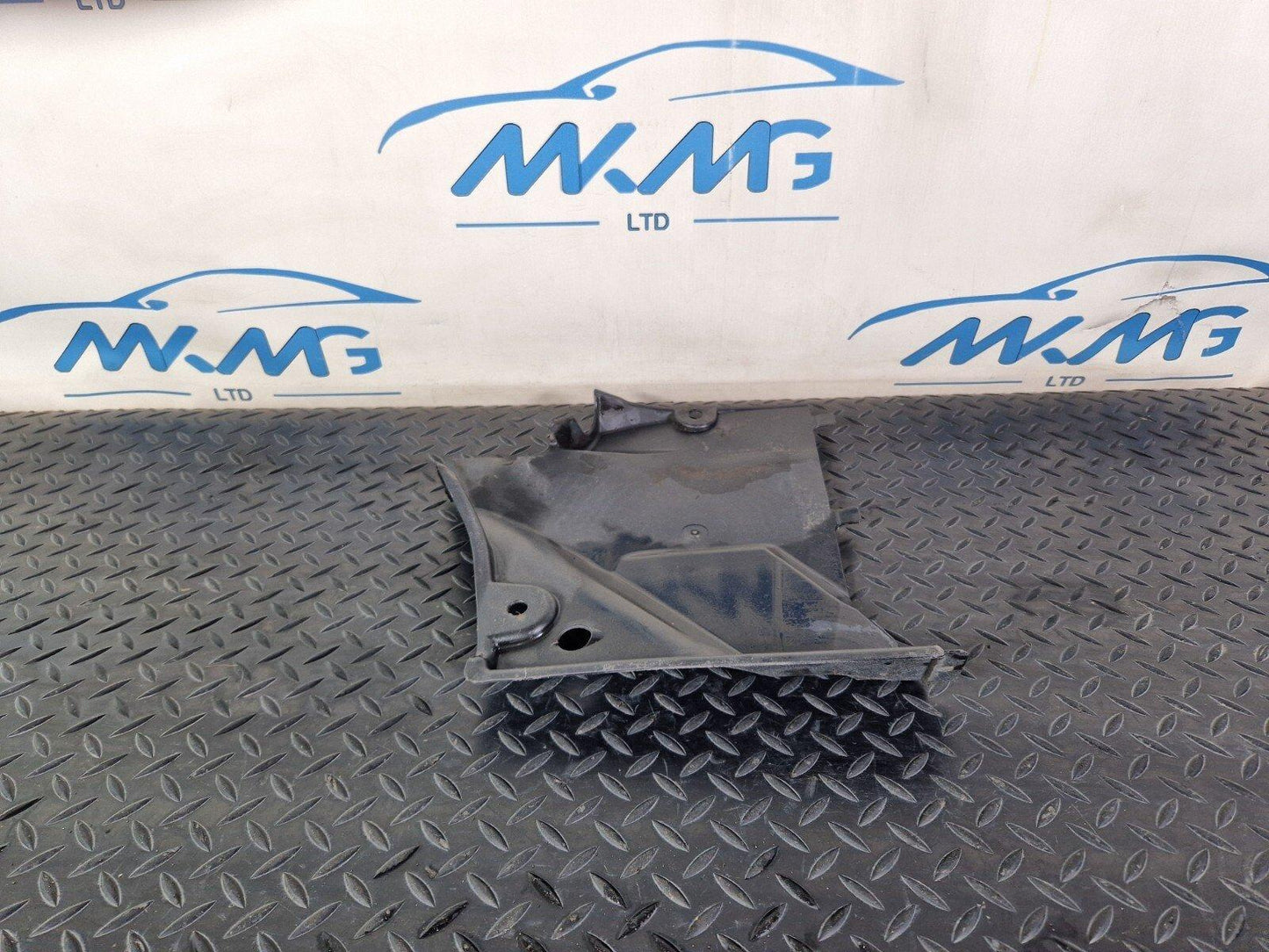 12-17 AUDI S5 CONVERTIBLE 3.0 TFSI FRONT LEFT UNDERBODY COVER 8F0825201A