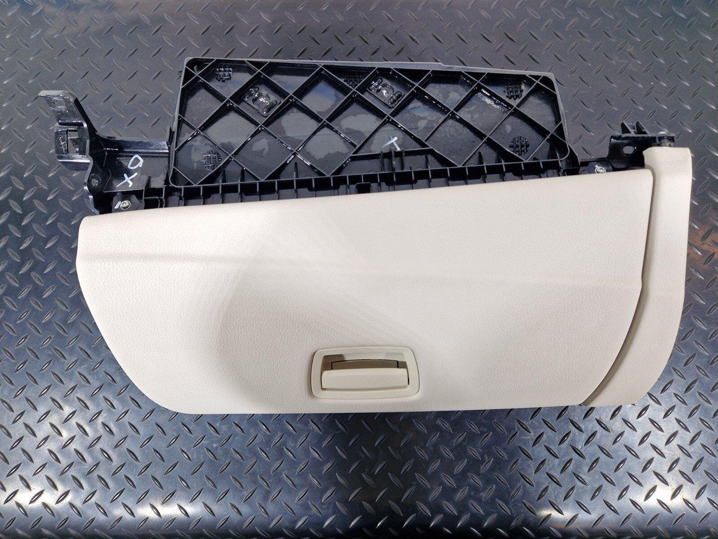 11-18 BMW 6 SERIES F06 DASHBOARD GLOVEBOX STORAGE IVORY WHITE 9197573