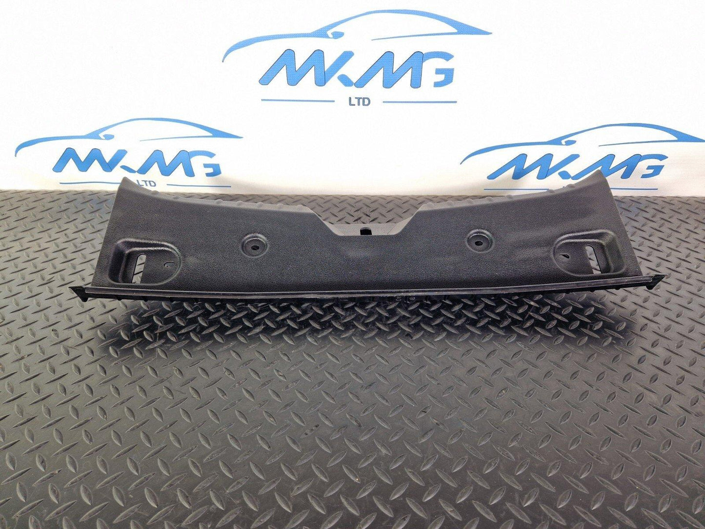 14-16 BMW 2 SERIES F22 GENUINE BOOT LID LOADING TRIM COVER PANEL 7296038