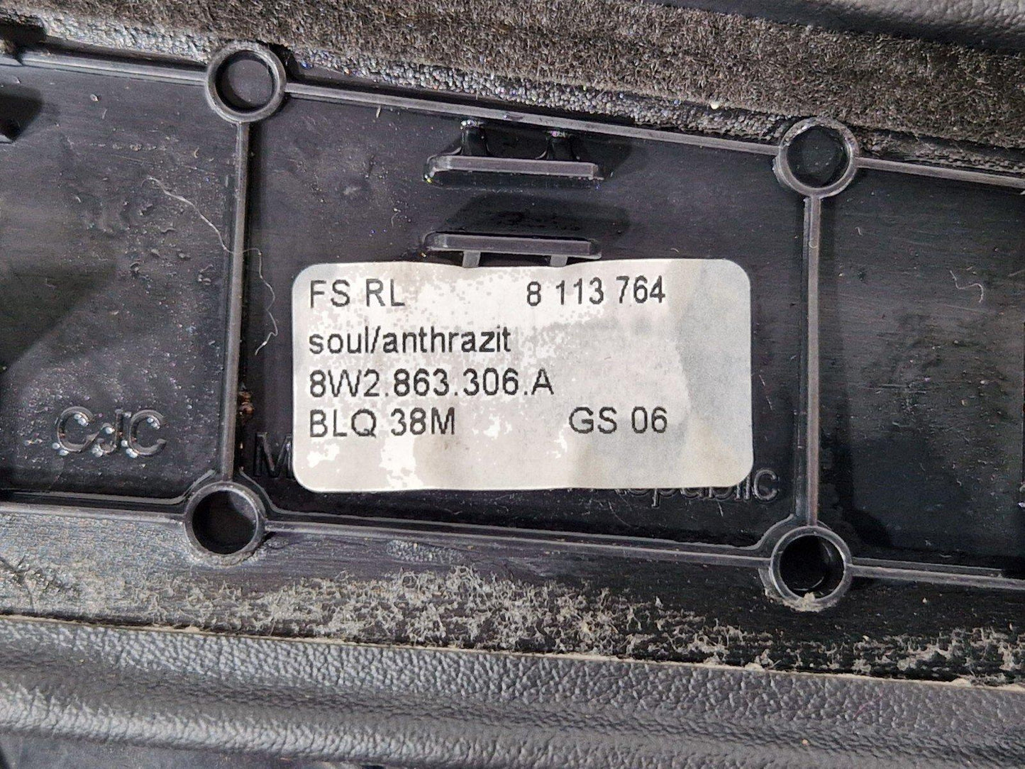 16-19 AUDI A4 B9 GENUINE DRIVER SIDE CENTRE CONSOLE LEATHER TRIM 8W2863306A