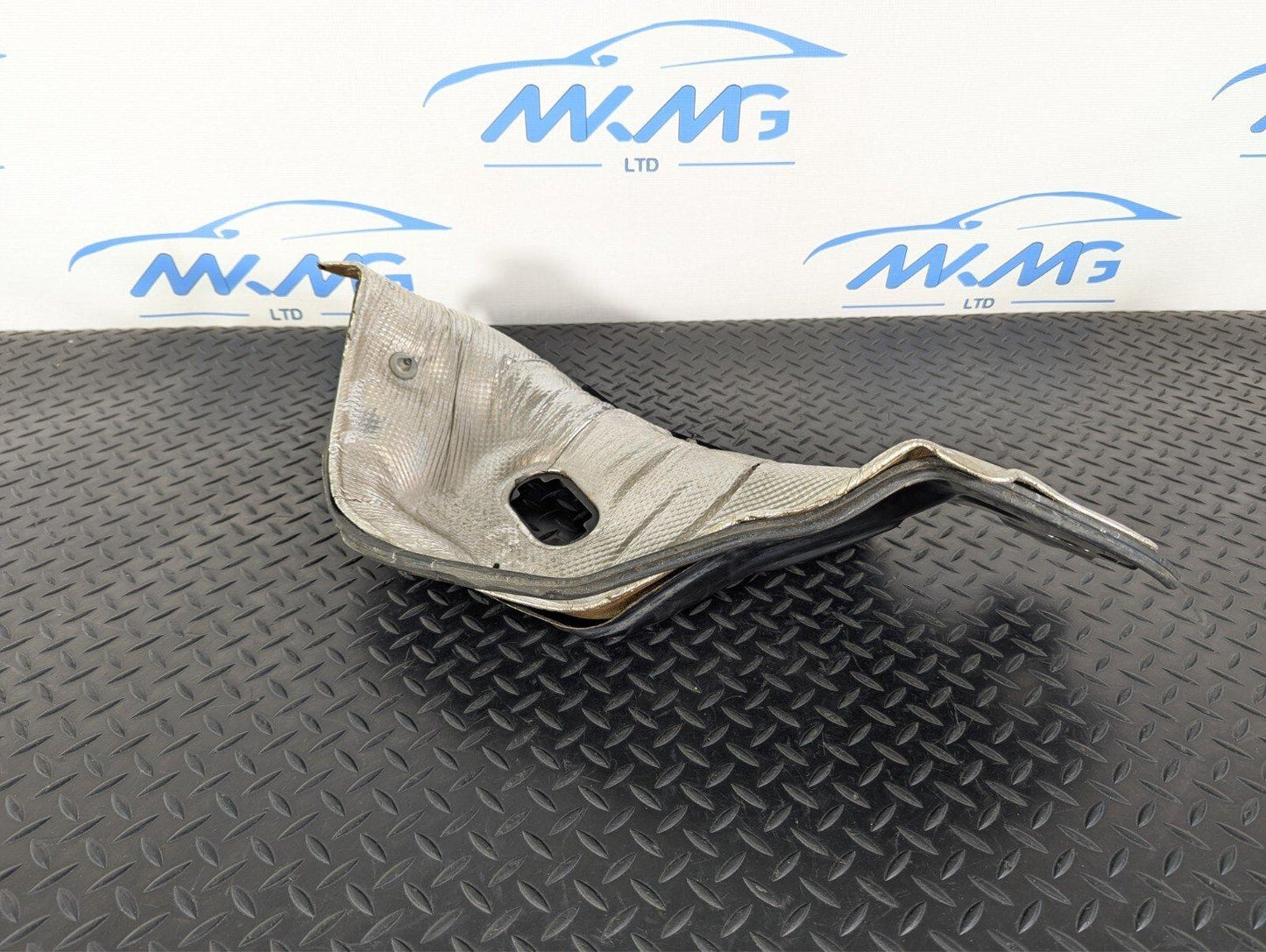 16-19 AUDI A4 B9 GENUINE OEM BULKHEAD FIREWALL HEAT PROTECTION SHIELD 8W0819523C