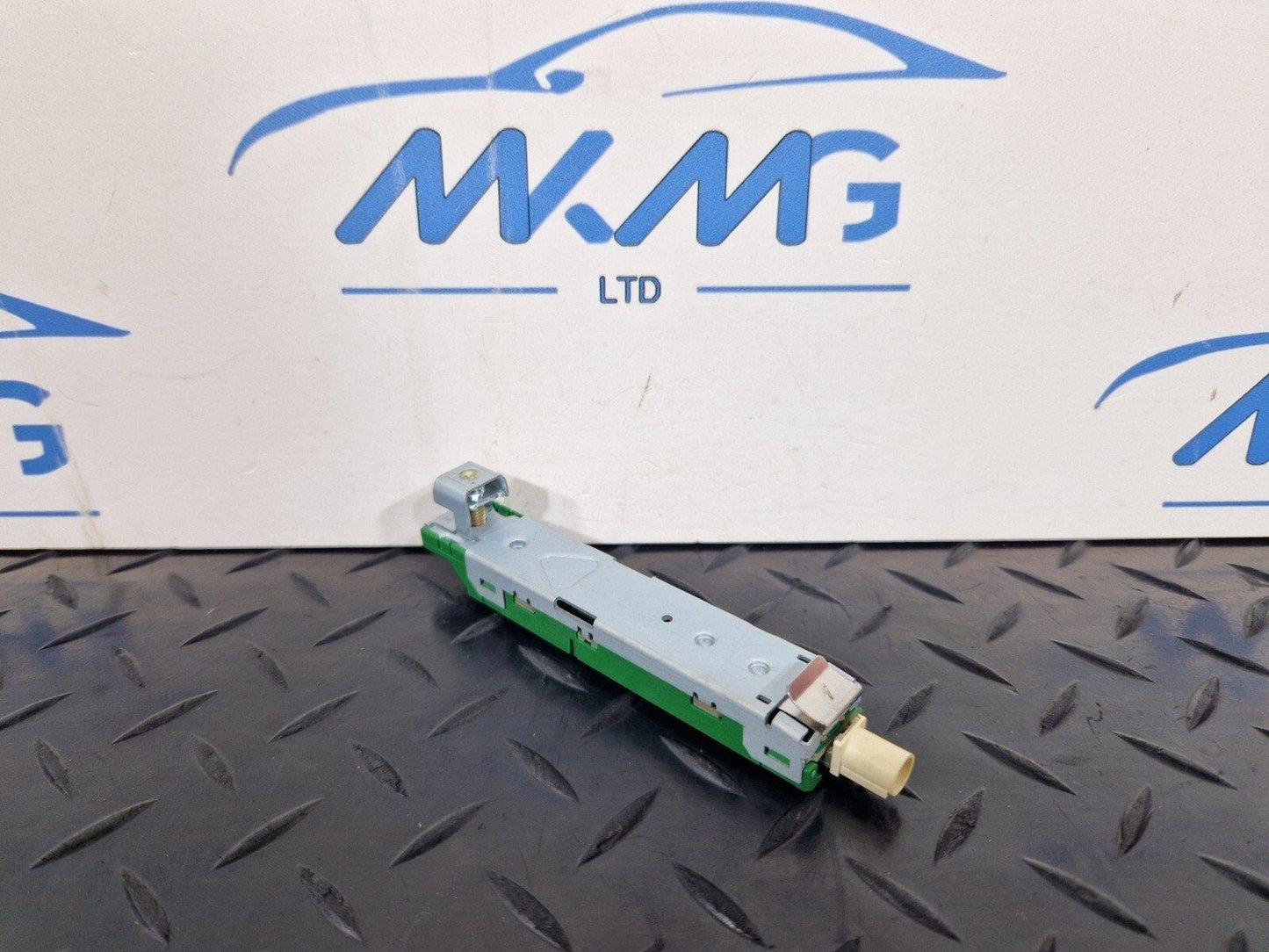 16-23 AUDI S5 COUPE GENUINE ANTENNA AMPLIFIER BOOSTER 8W6035225