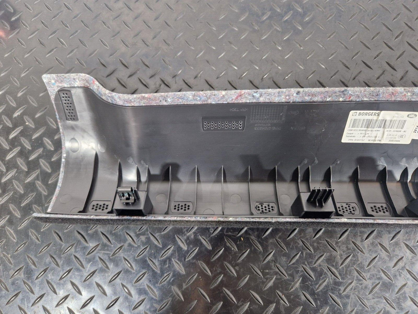 2019-ON  LAND ROVER DISCOVERY L550 LCI HEELBOARD CENTRE TRIM PANEL LK72674A34AC