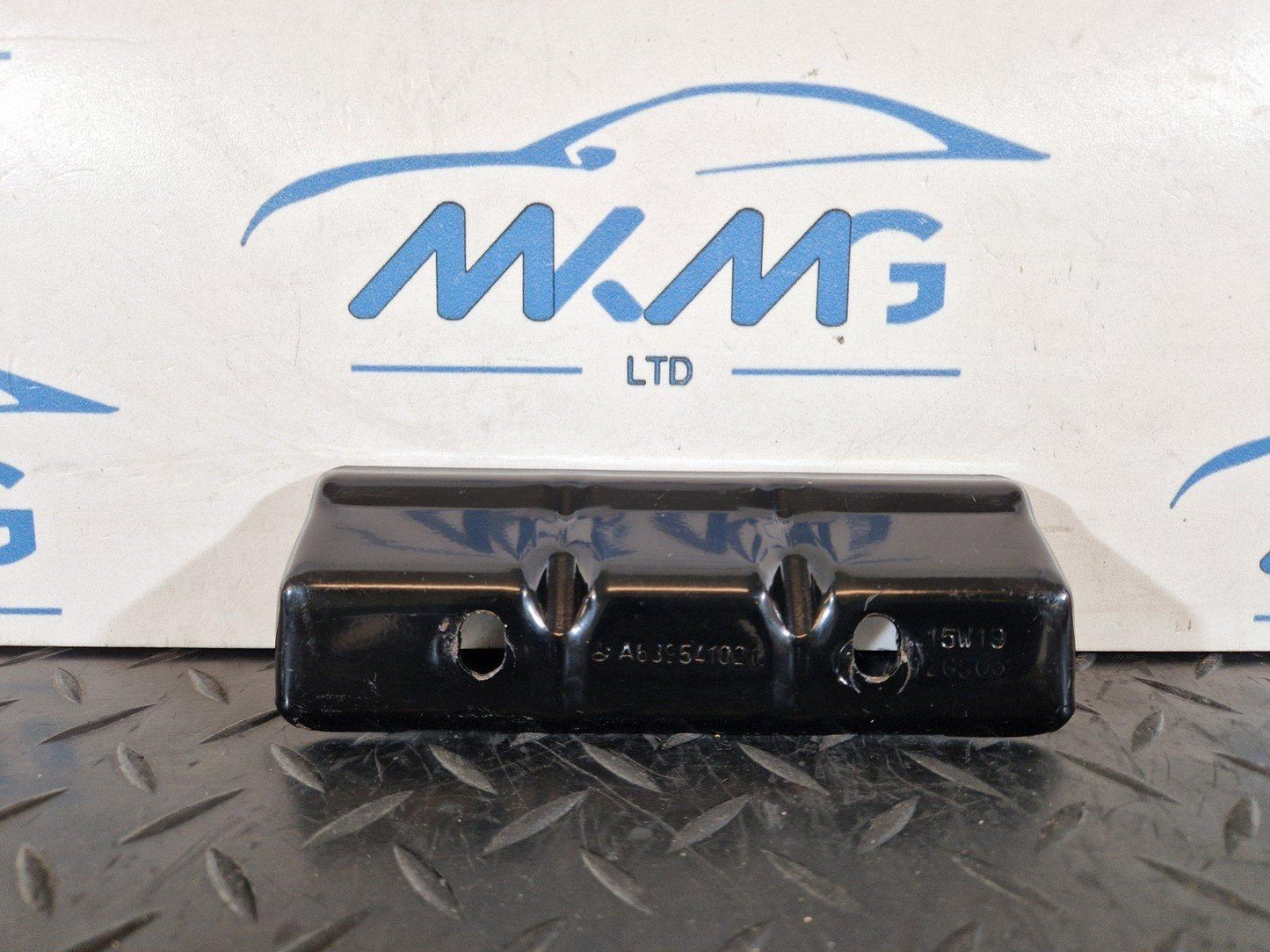 14-23 MERCEDES VITO W447 GENUINE OEM ORIGINAL BATTERY HOLDER TRAY A639541021