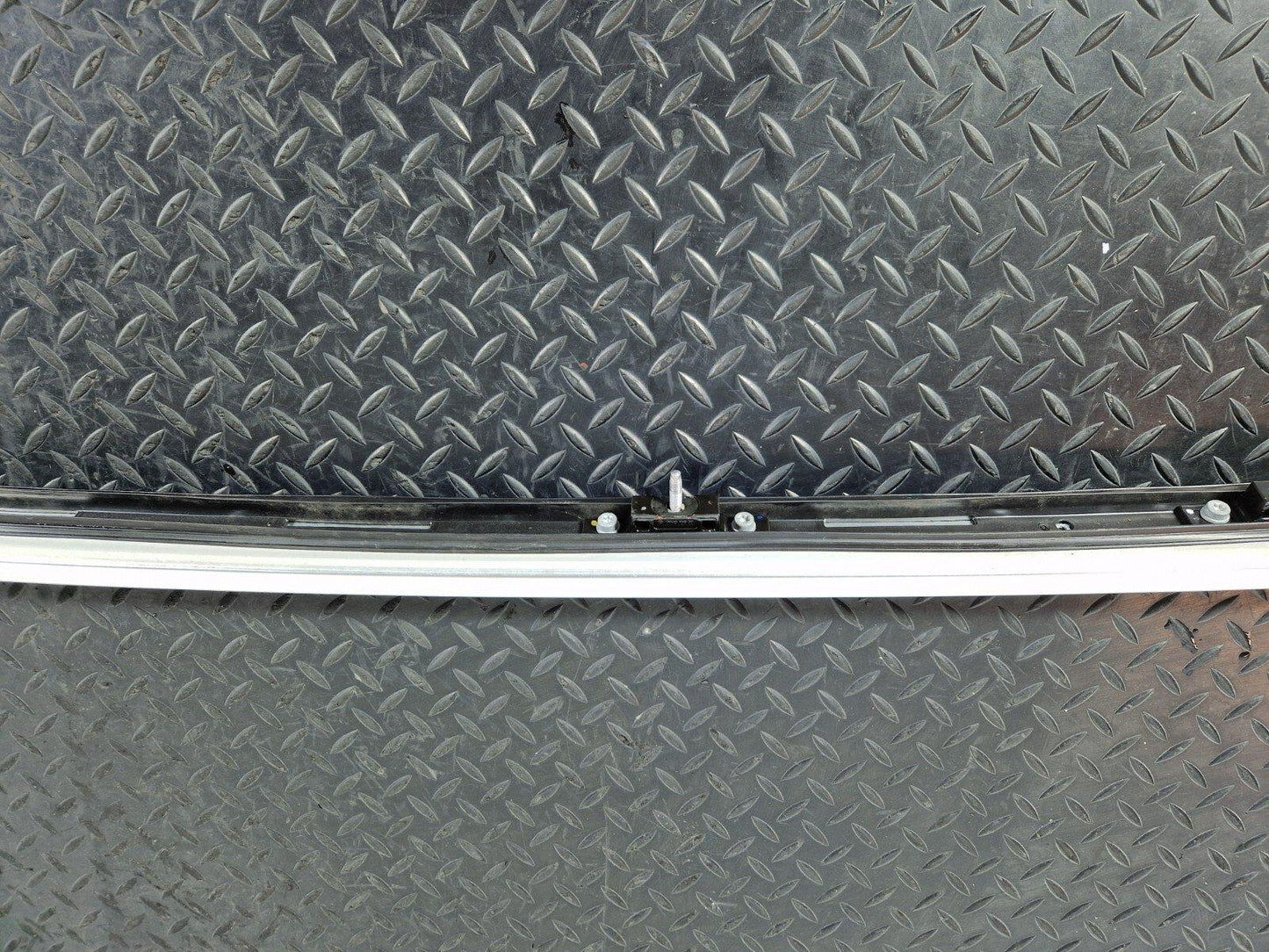 14-19 MERCEDES BENZ GLA X156 OEM LEFT PASSENGER SIDE N/S ROOF RAIL A1568900393