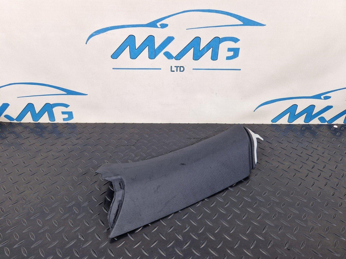 16-19 AUDI A4 AVANT B9 S-LINE GENUINE RIGHT REAR C PILLAR TRIM 8W9867288A