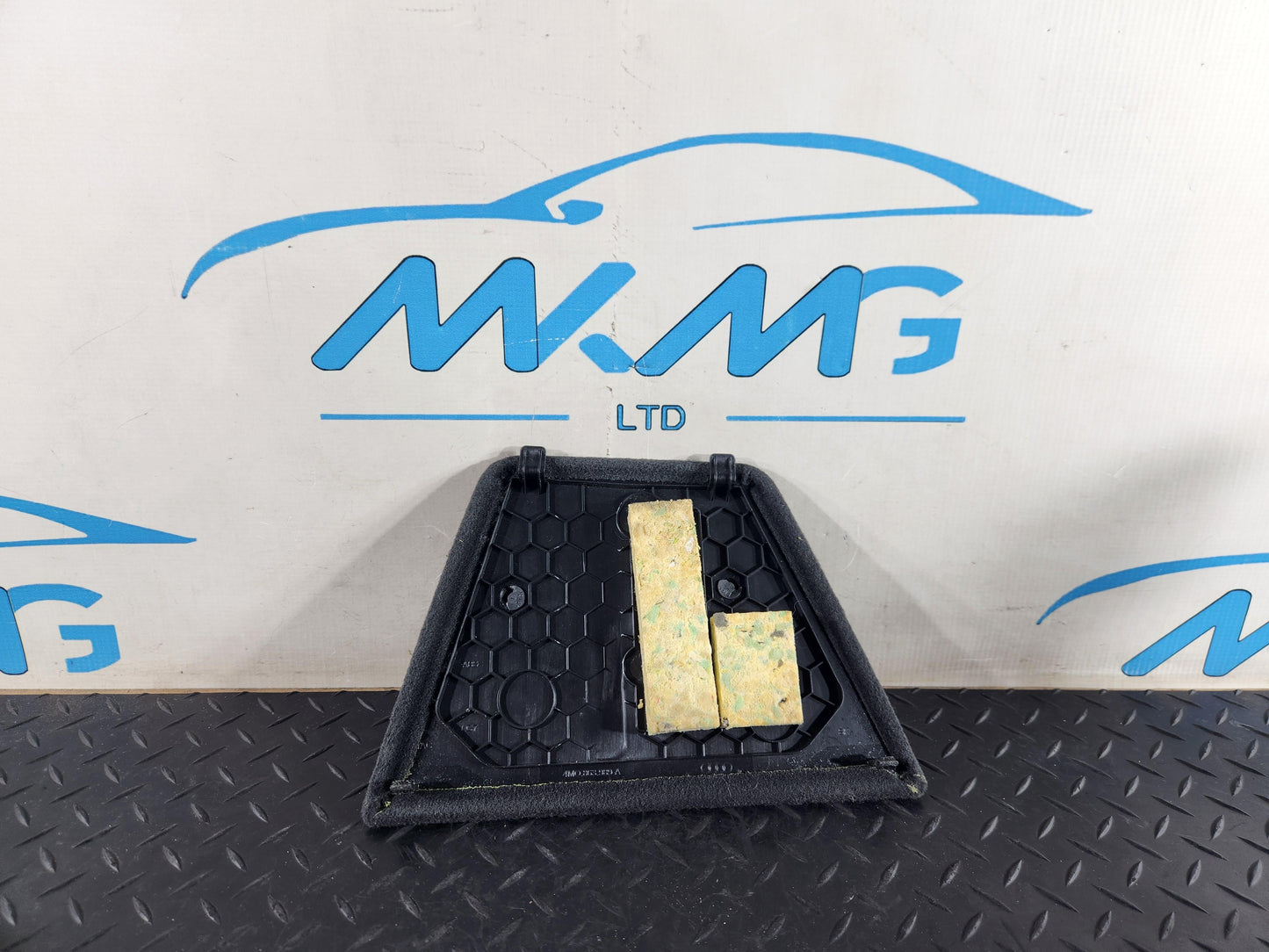 Audi Q7 Quarter Trim Lining Genuine 4M0863989A
