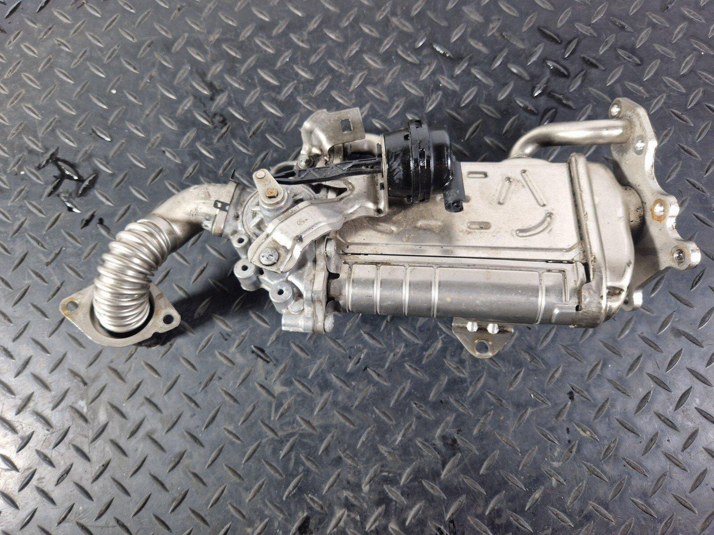 19-ON MERCEDES BENZ B CLASS W247 GENUINE EGR COOLER A6541400375