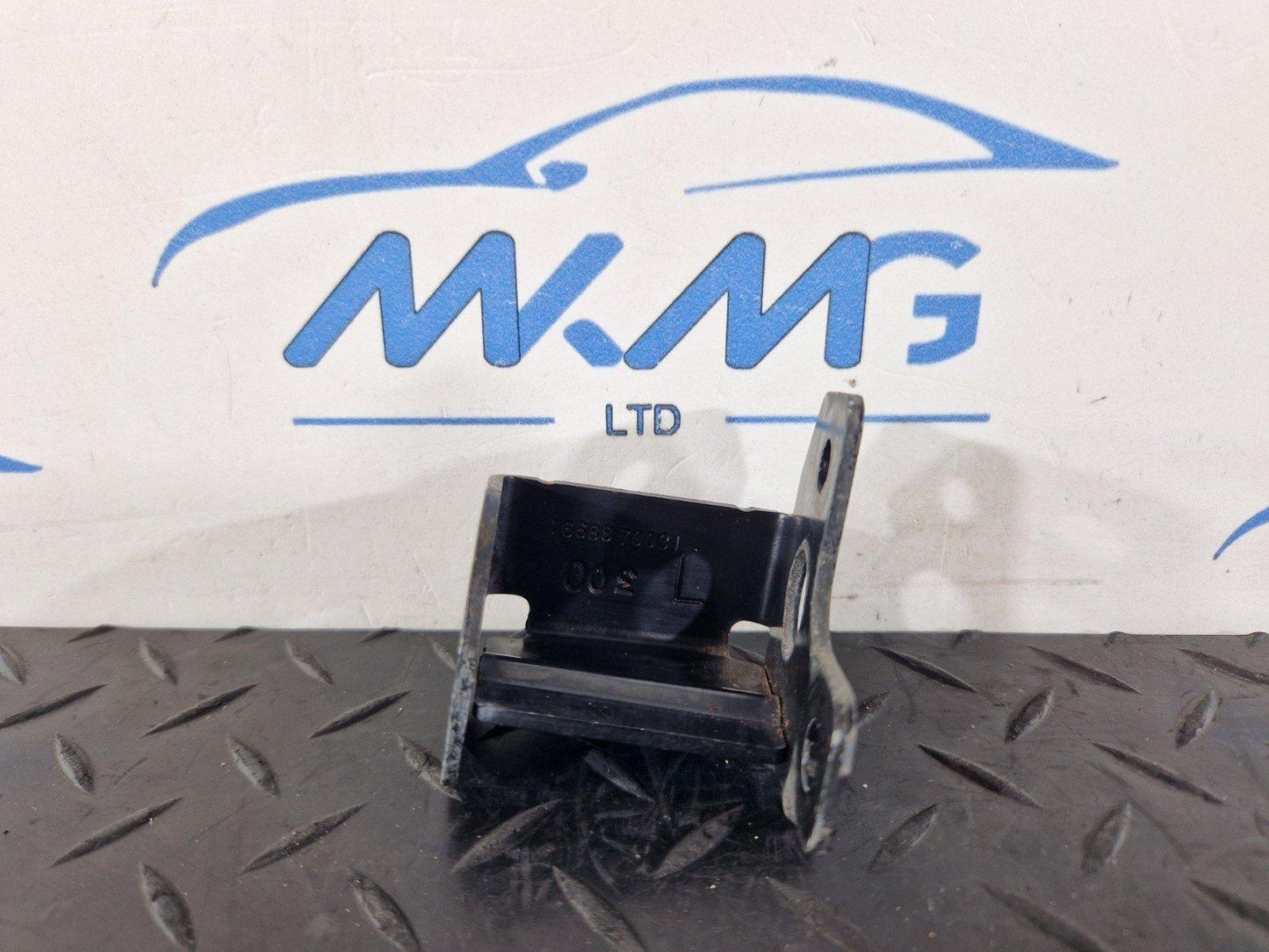 11-19 MERCEDES BENZ ML W166 BONNET HOOD LEFT MOUNT A1668870031