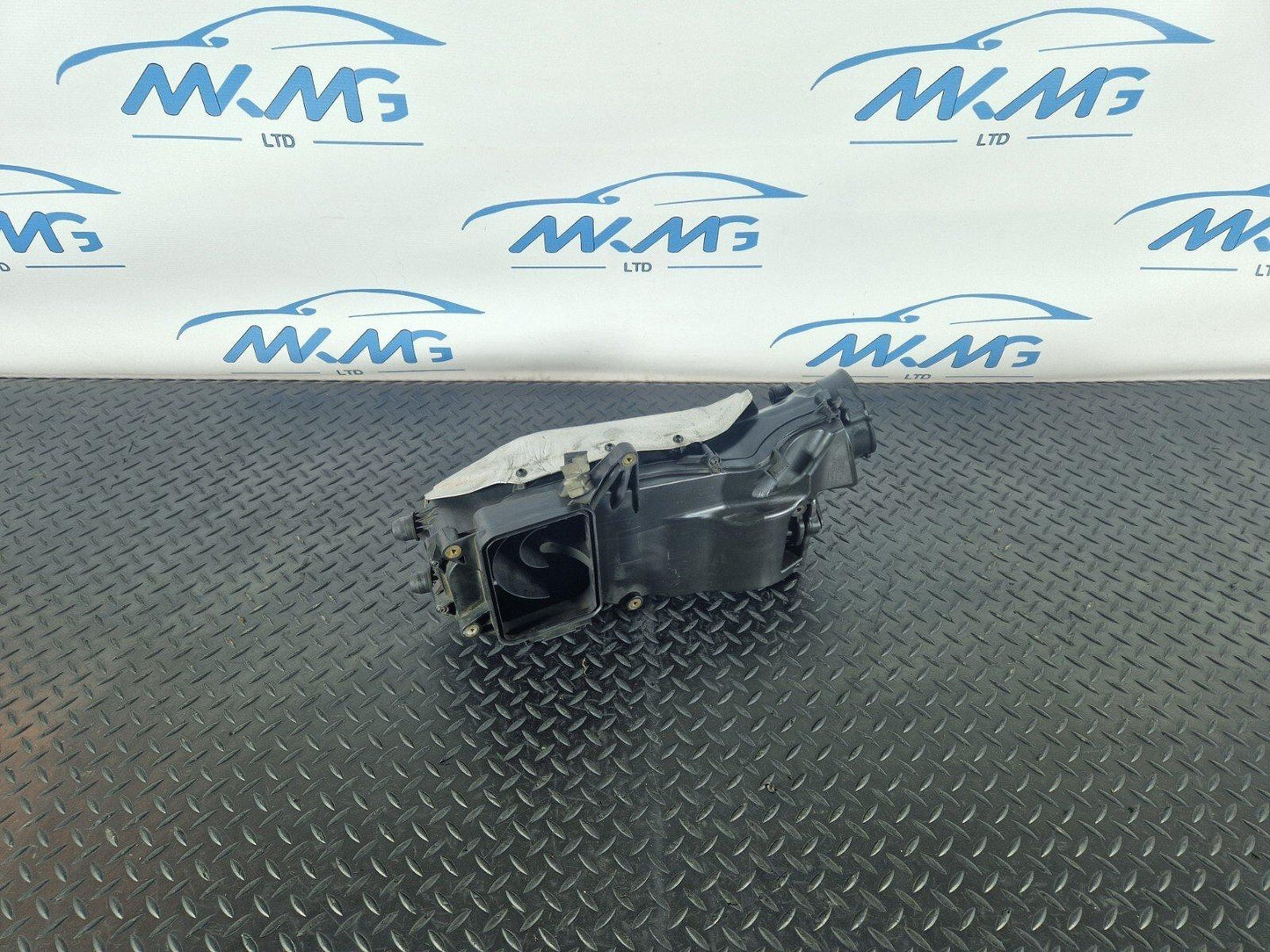 14-21 MERCEDES C CLASS W205 OM651.921 2.1CDI GENUINE AIR FILTER BOX A6510902501
