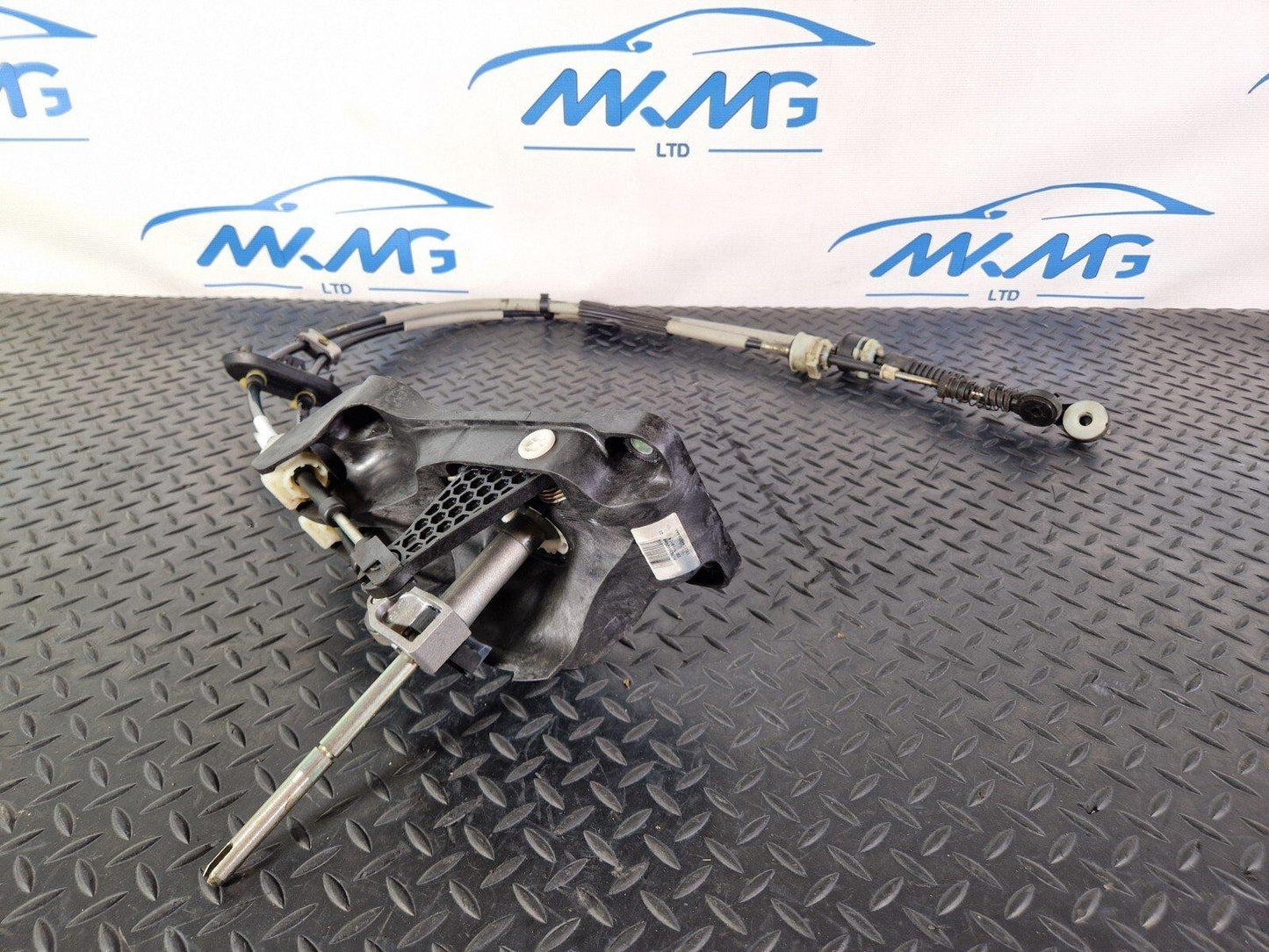 14-19 MERCEDES BENZ GLA X156 GEAR SELECTOR CABLE LINKAGE A1763600373