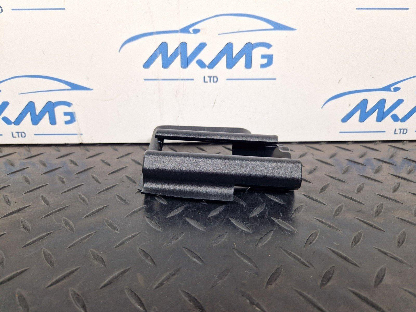14-21 MERCEDES BENZ C200d W205 OEM FRONT SEAT GUIDE RAIL END COVER A2059190800