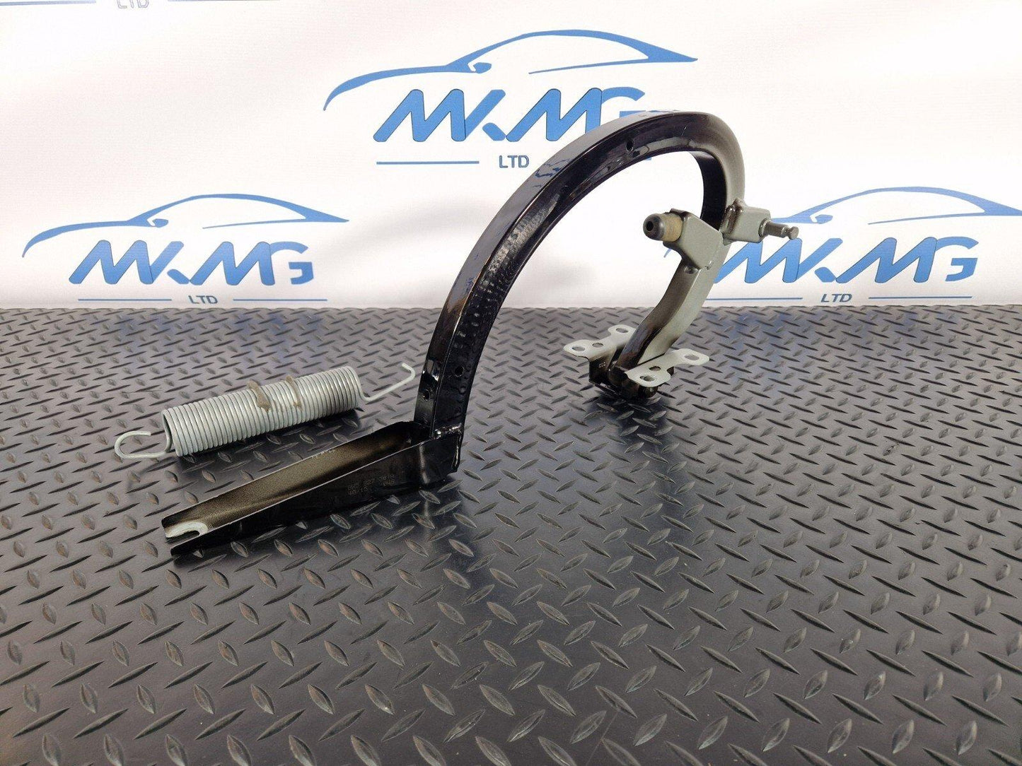 16-19 AUDI A4 B9 SALOON REAR LEFT N/S/R TAILGATE HINGE IN BLACK LY9T 8W5827729