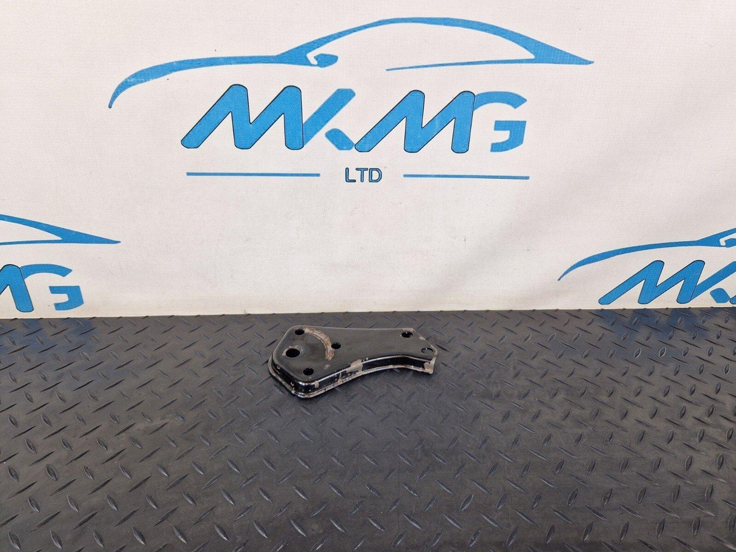 14-21 MERCEDES BENZ W205 REAR SUBFRAME RIGHT SIDE STOP PLATE A2053520800