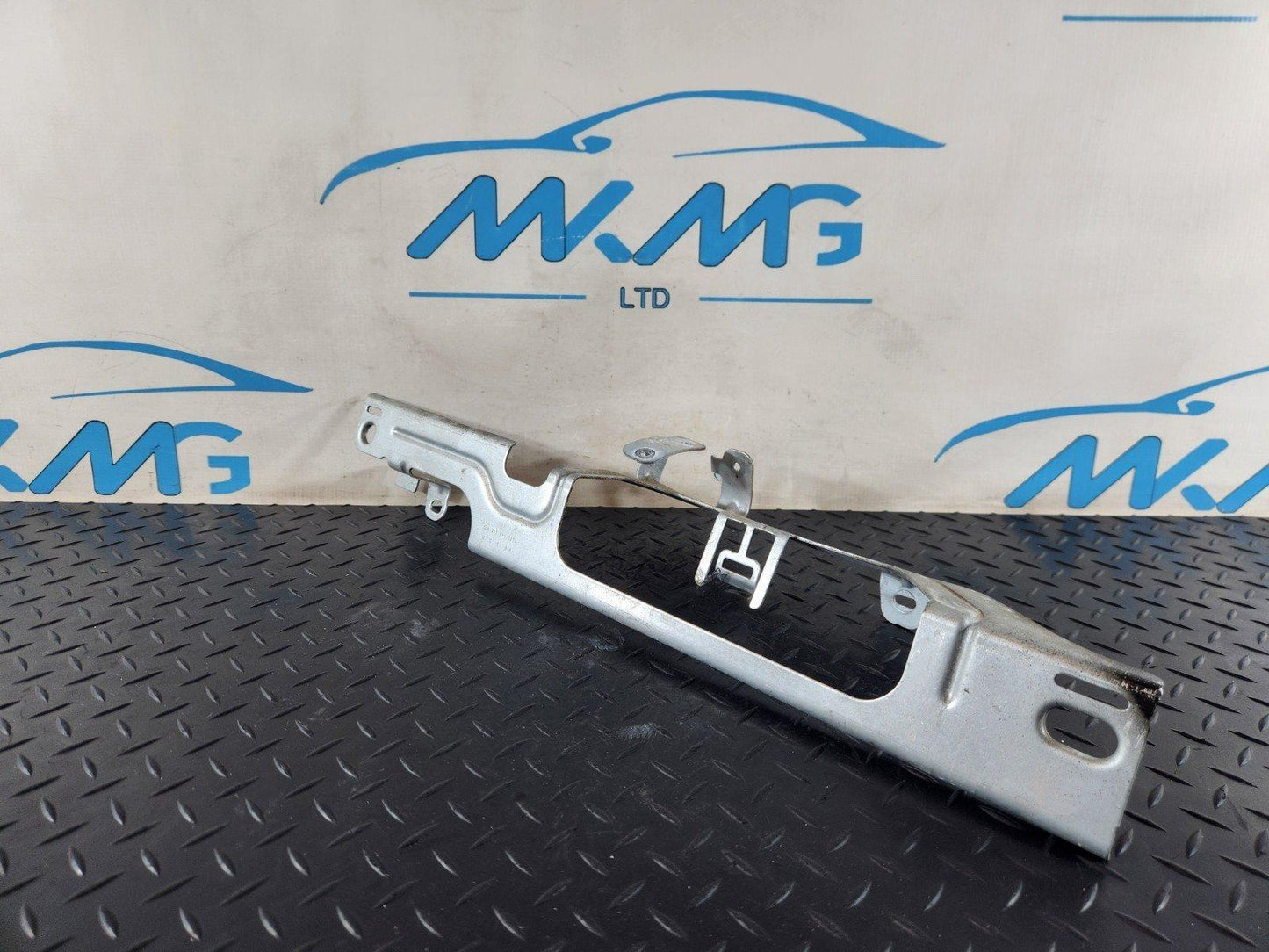 16-22 MERCEDES BENZ X253 OEM ANTENNA AMPILIFIER MODULE WITH BRACKET A2536910214