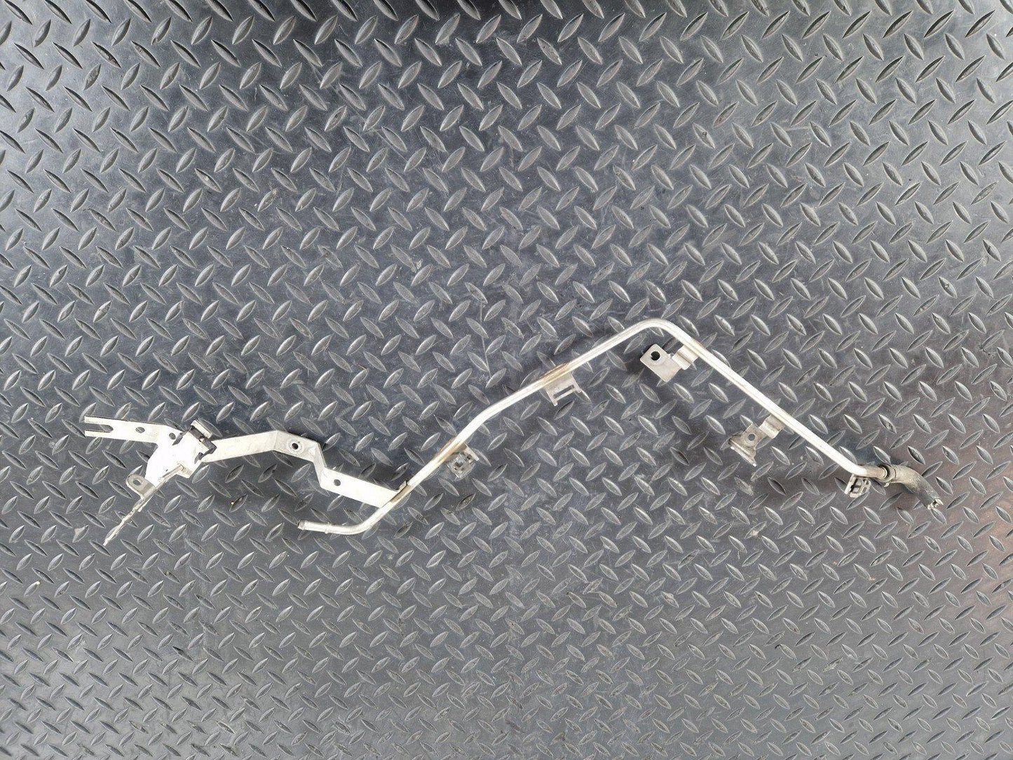 10-15 AUDI Q7 4L 3.0 TDI GENUINE PRESSURE CONTROL LINE 7L8131552H