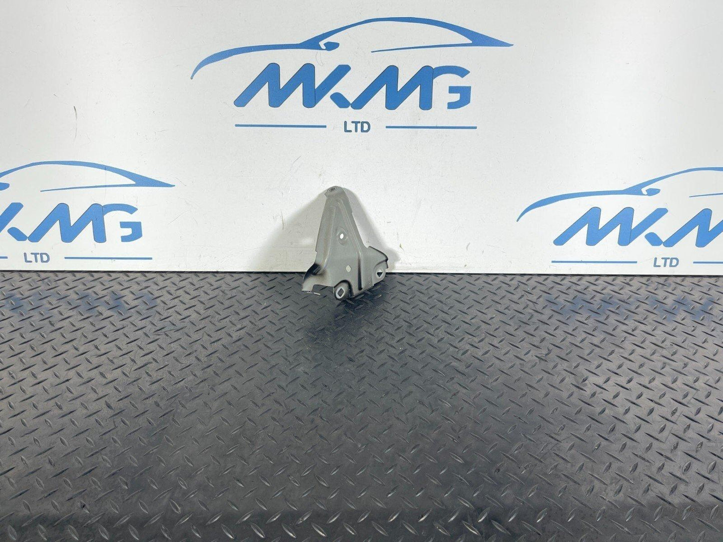 16-22 BMW X1 F48 FRONT RIGHT DRIVER SIDE WING FENDER BRACKET HOLDER 7351516